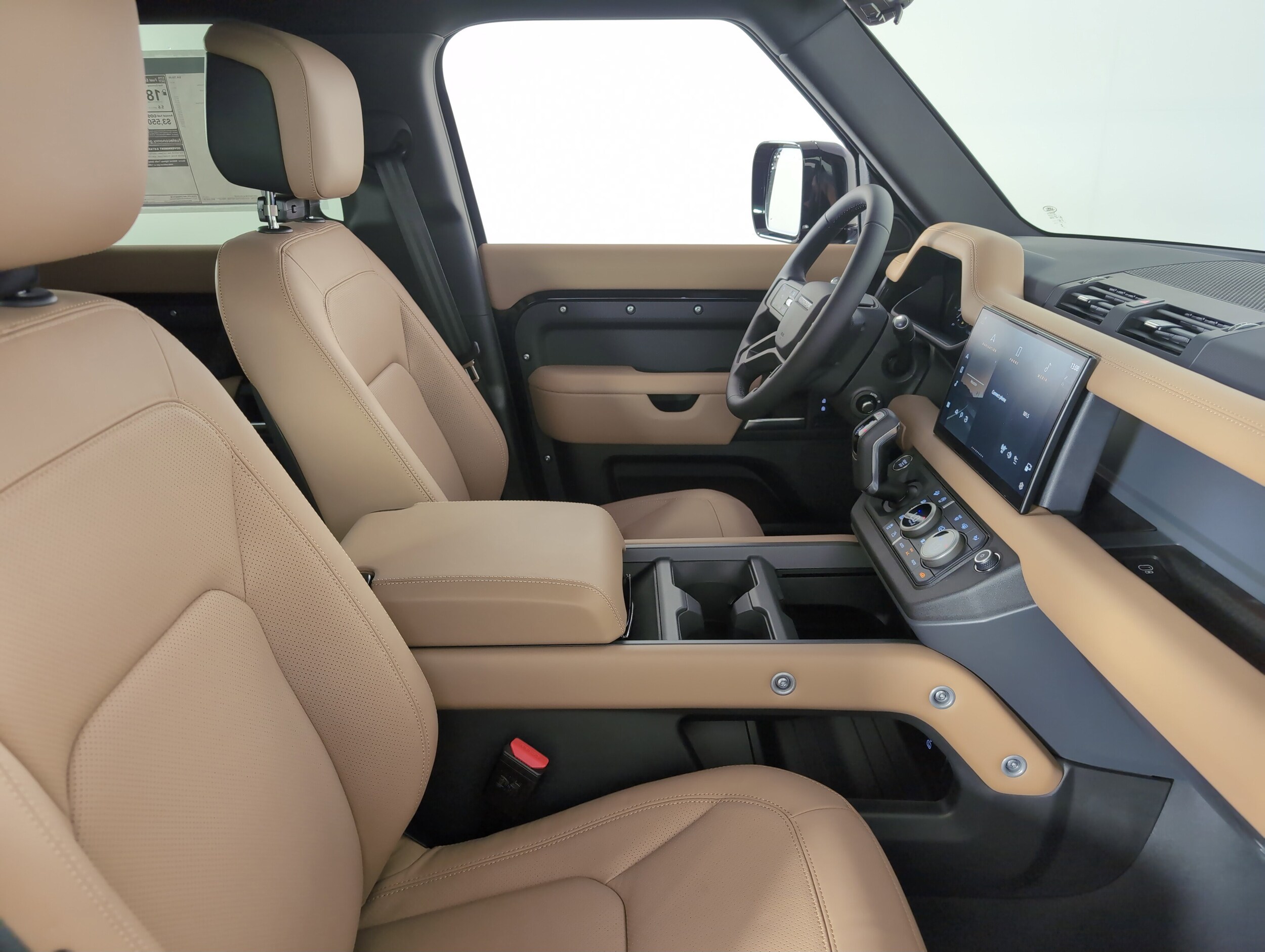 2025 Land Rover Defender S photo 3