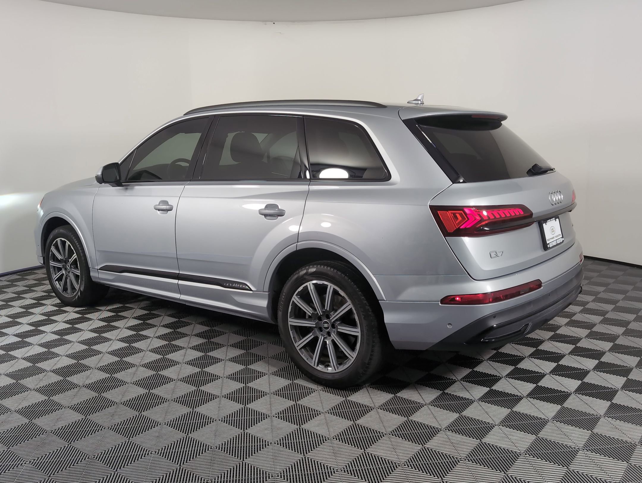 2022 Audi Q7 Premium Plus photo 3