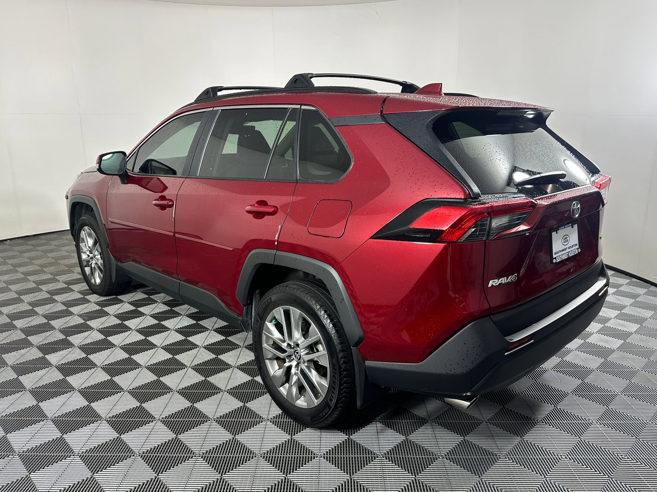 2023 Toyota RAV4 XLE Premium photo 3