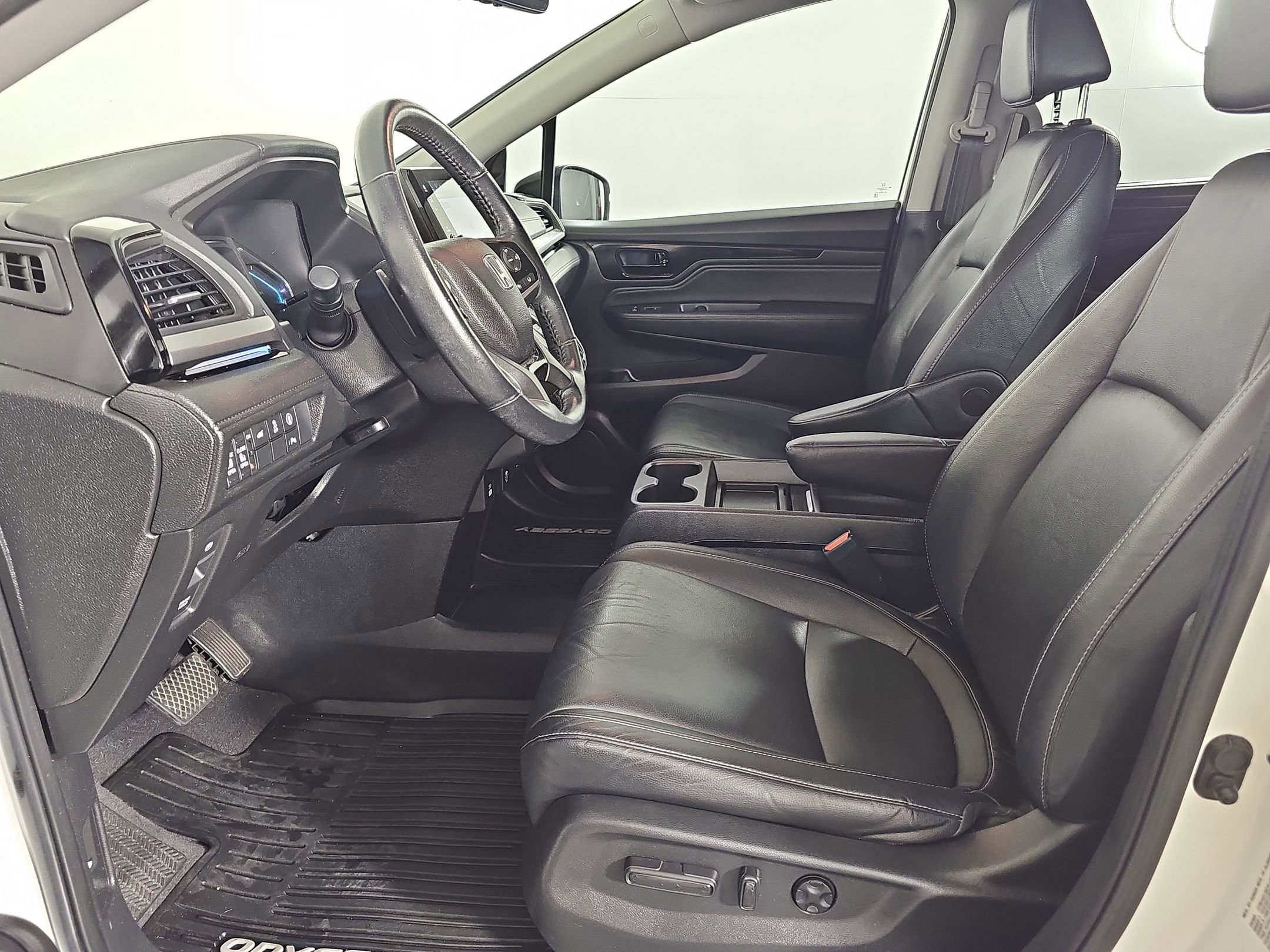 2021 Honda Odyssey Touring photo 4