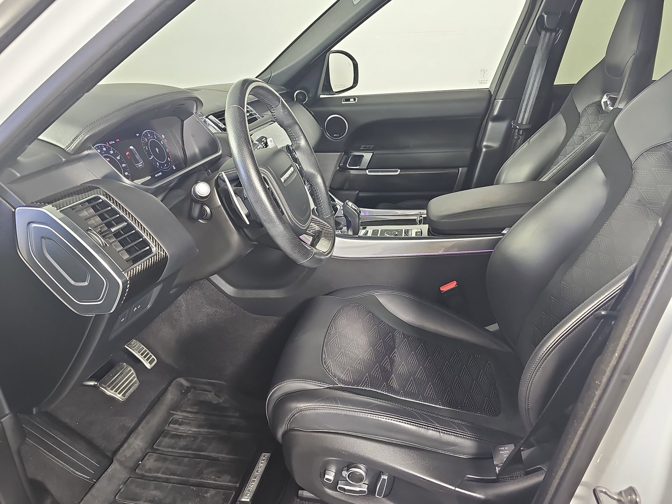 2020 Land Rover Range Rover Sport SVR photo 4