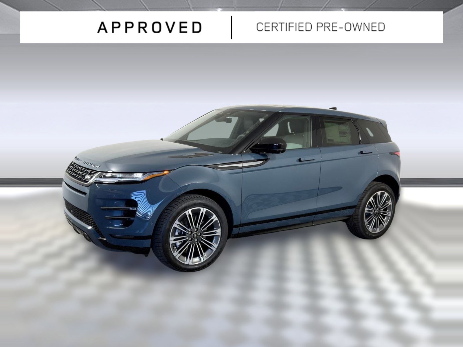 2026 Land Rover Range Rover Evoque Dynamic SE's photo
