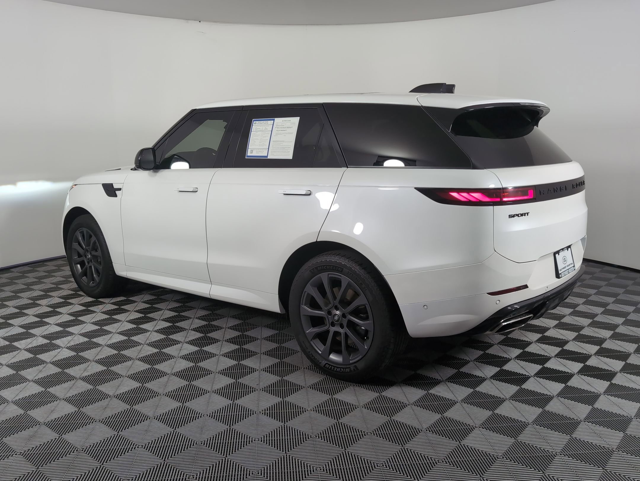 2024 Land Rover Range Rover Sport SE photo 2