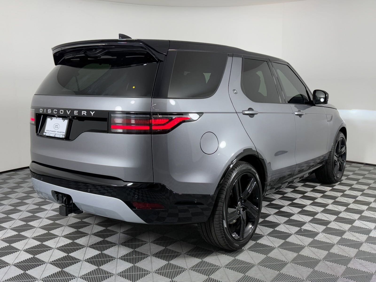 2025 Land Rover Discovery Metropolitan Edition photo 2