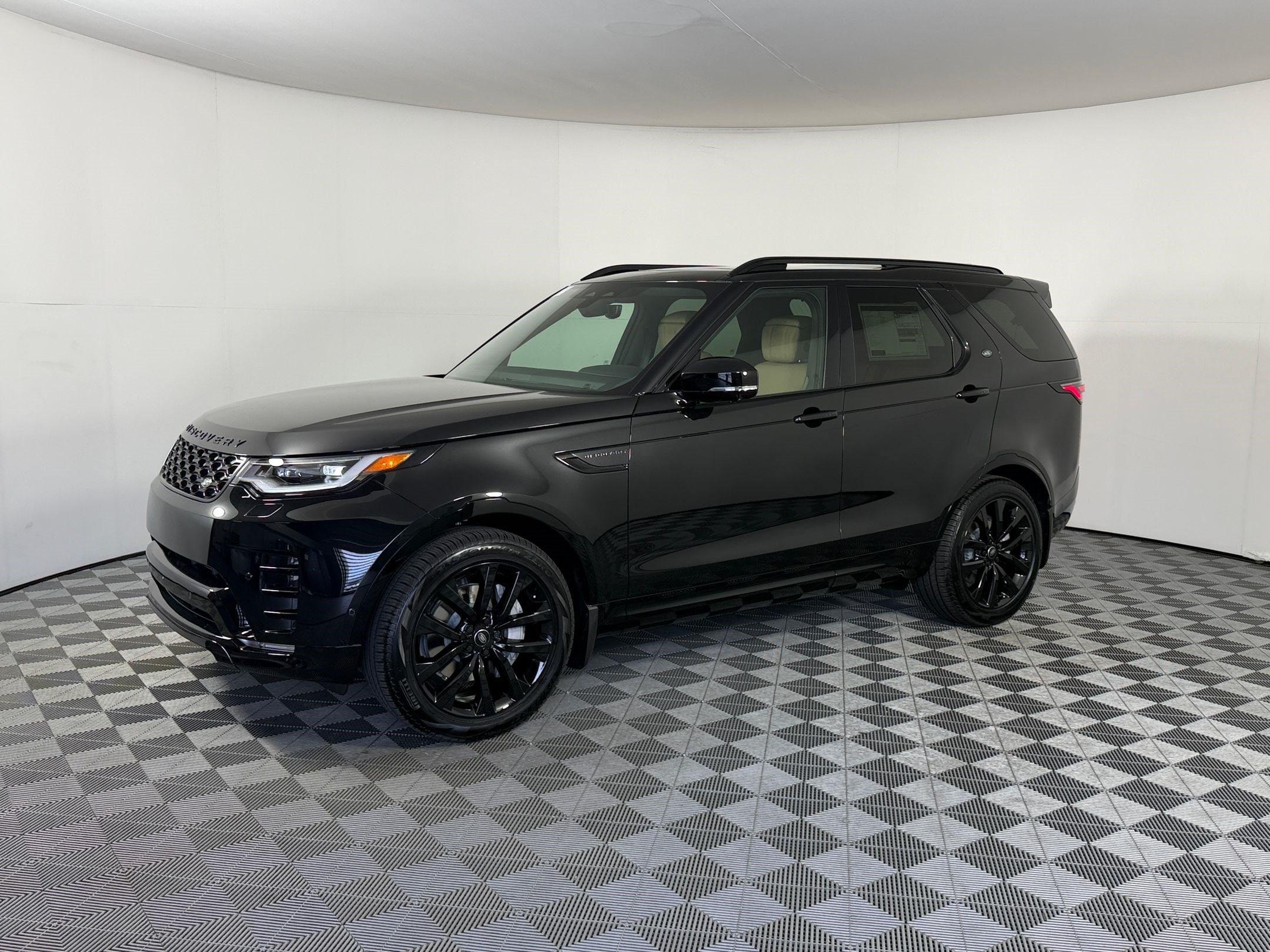 Discovery Dynamic SE SUV