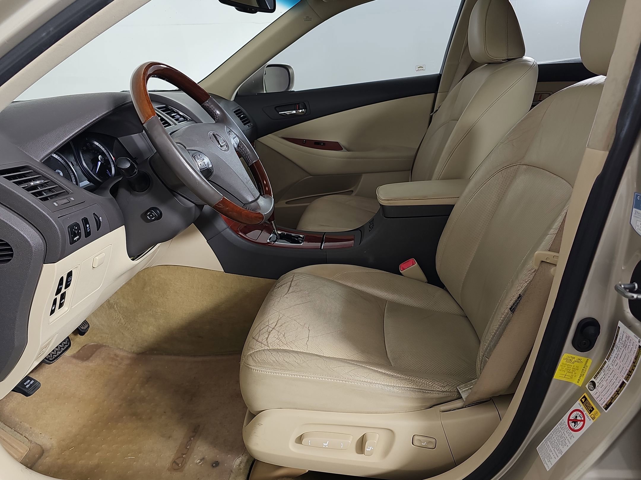 2011 Lexus ES 350 photo 3