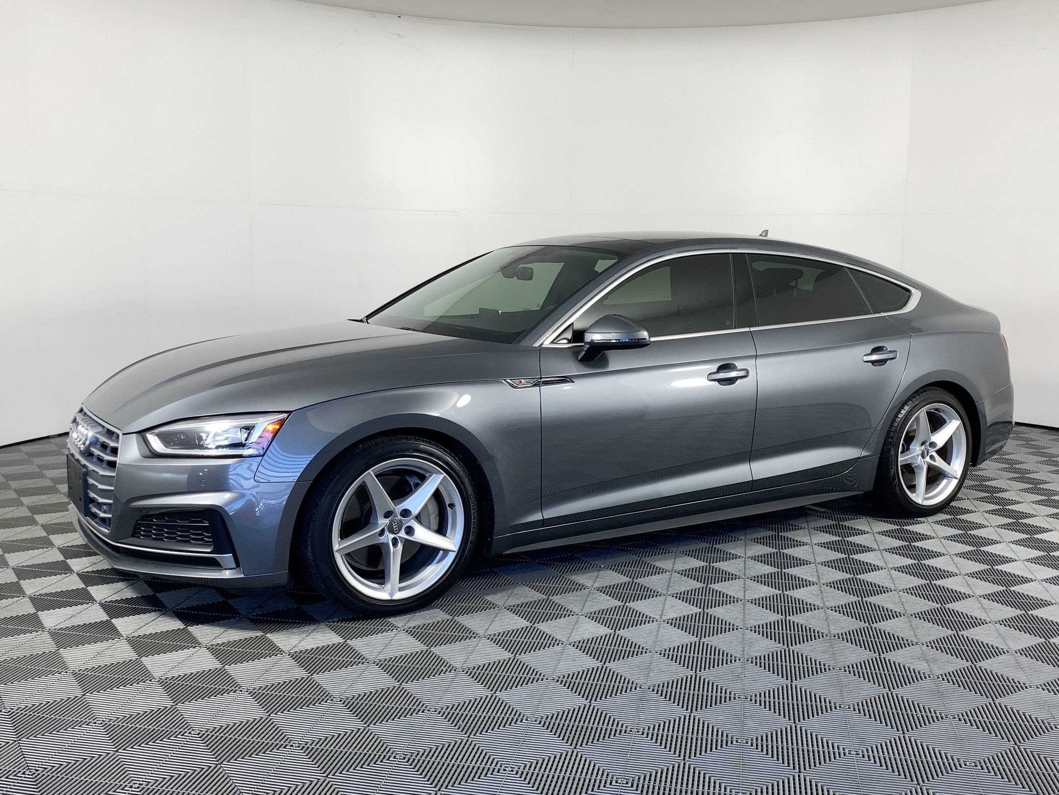 2019 Audi A5 Sportback Premium Plus's photo