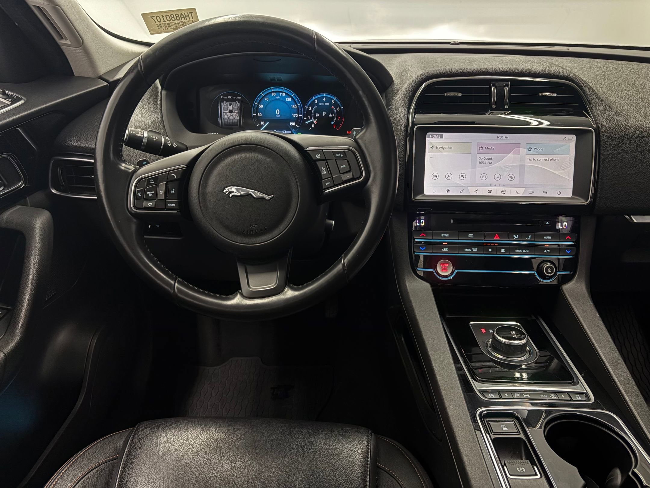 2017 Jaguar F-PACE Prestige photo 4