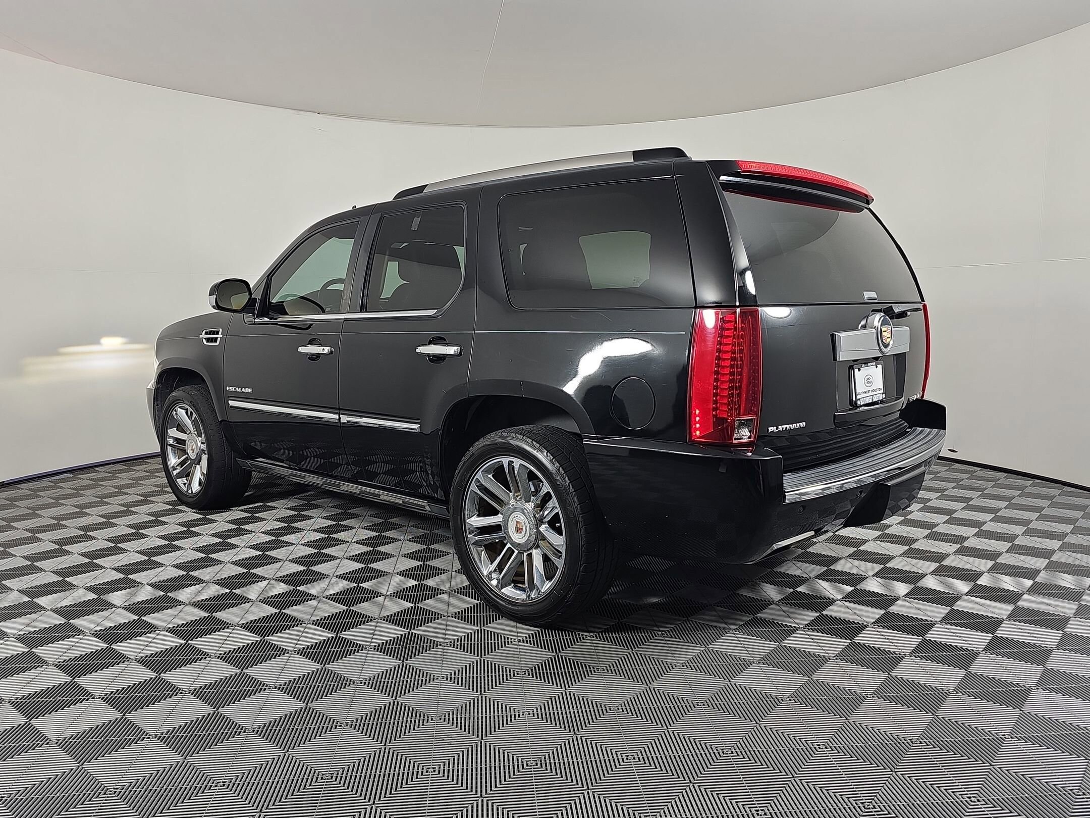 2013 Cadillac Escalade Platinum photo 3