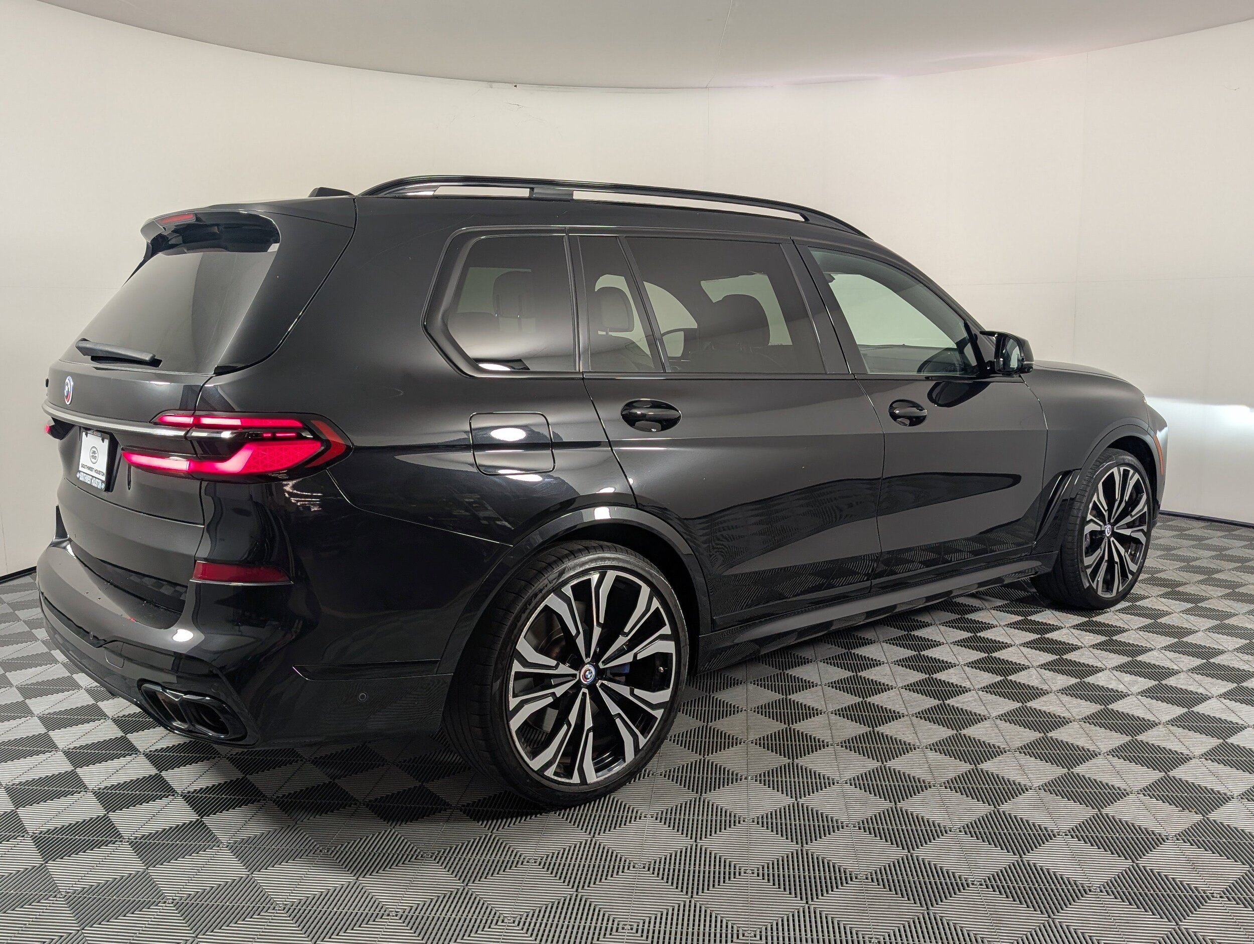 2023 Bmw X7 M60i photo 2