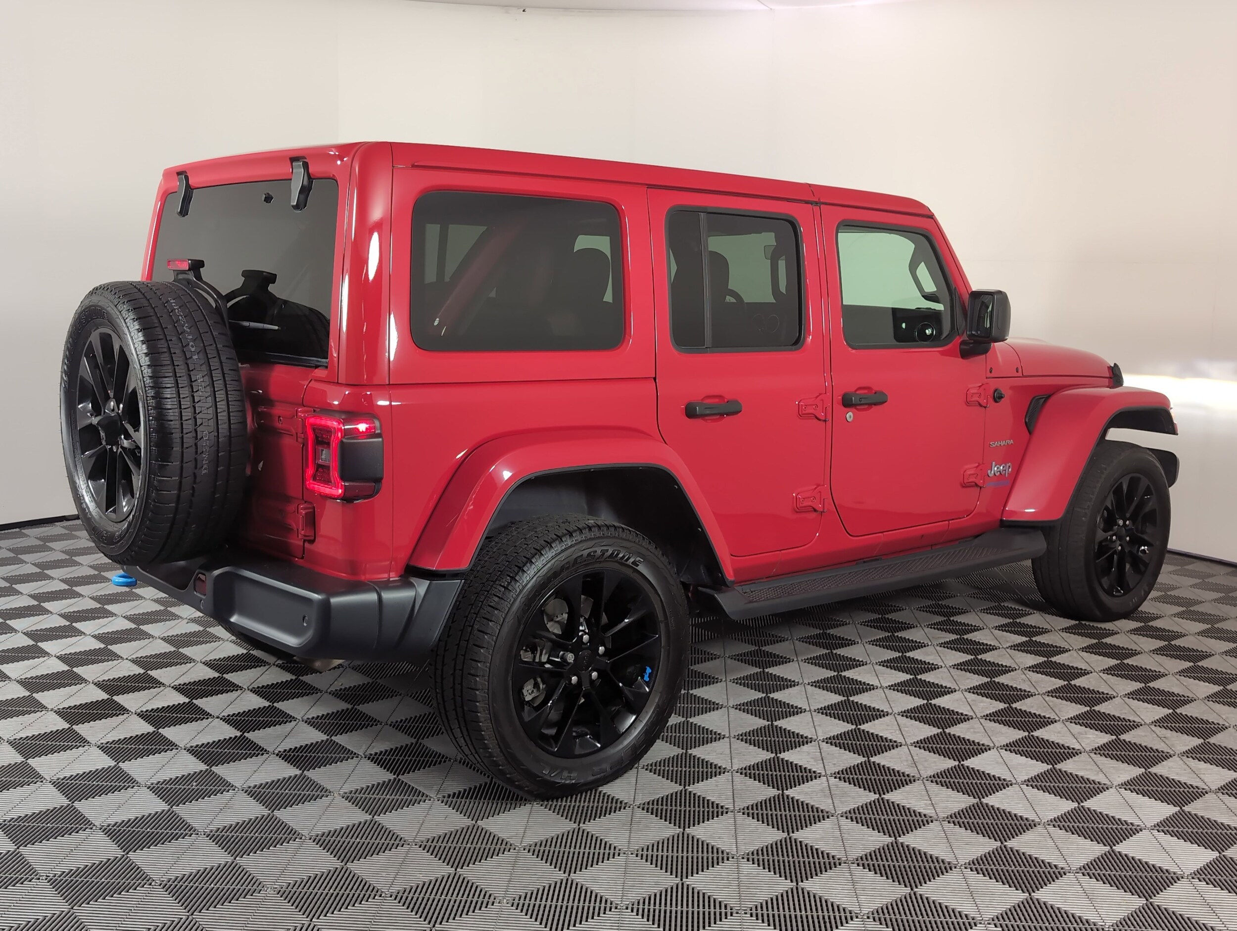 2022 Jeep Wrangler 4xe Unlimited Sahara photo 2