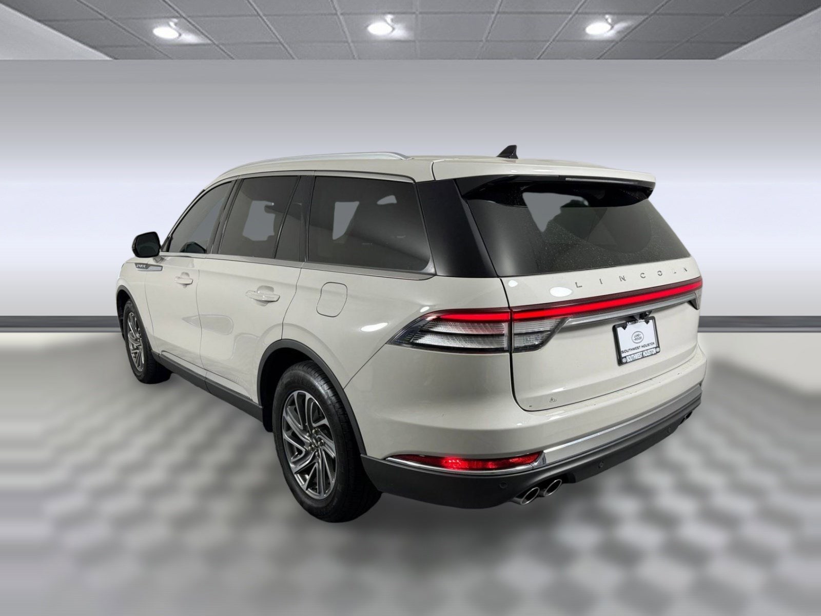 Aviator Standard SUV