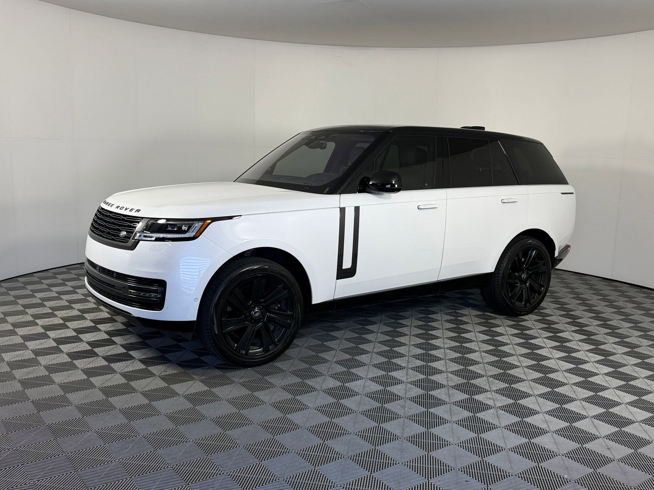 2023 Land Rover Range Rover 4.4 SE SWB's photo