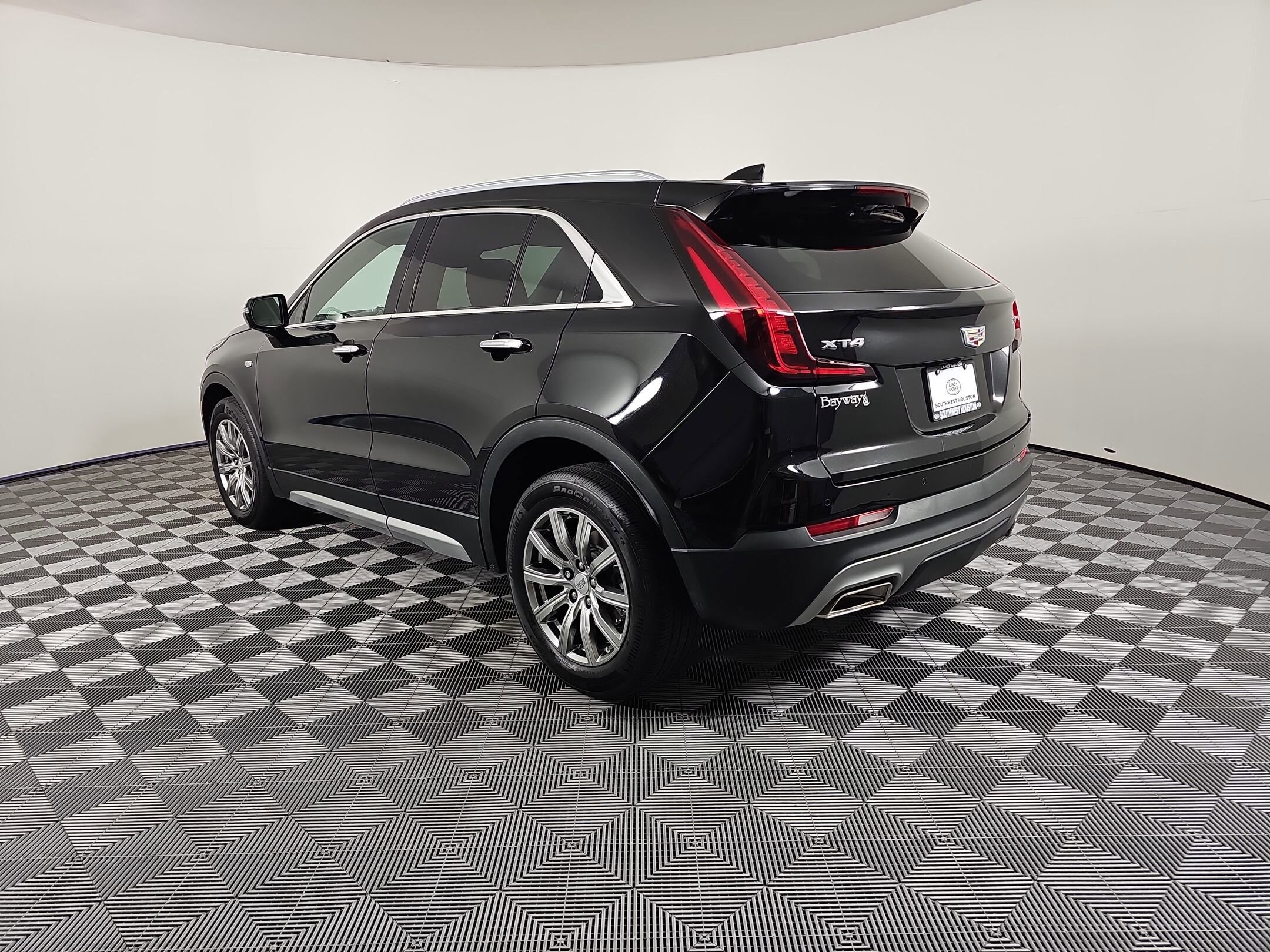 2021 Cadillac XT4 Premium Luxury photo 3