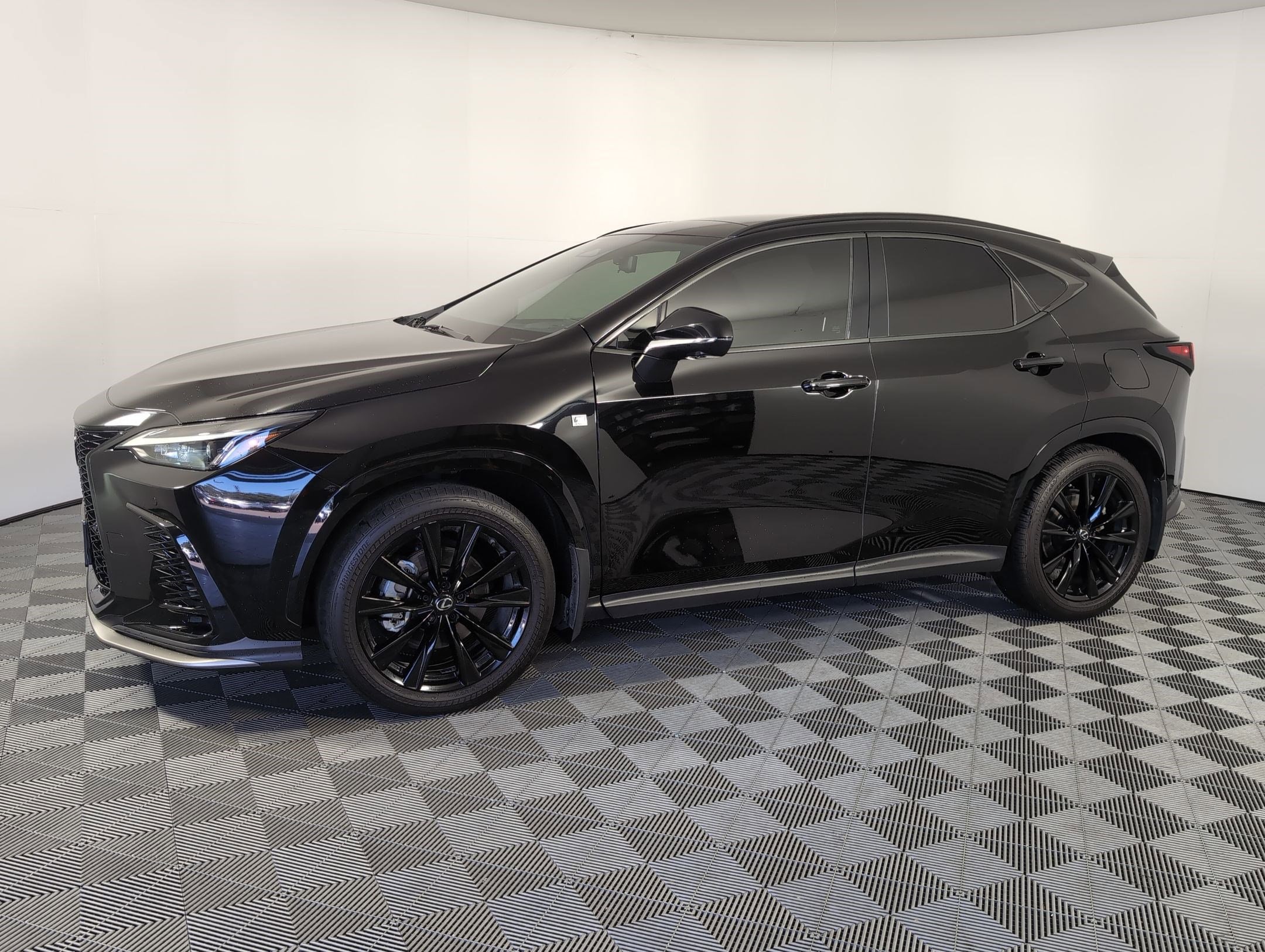 2023 Lexus NX 350's photo