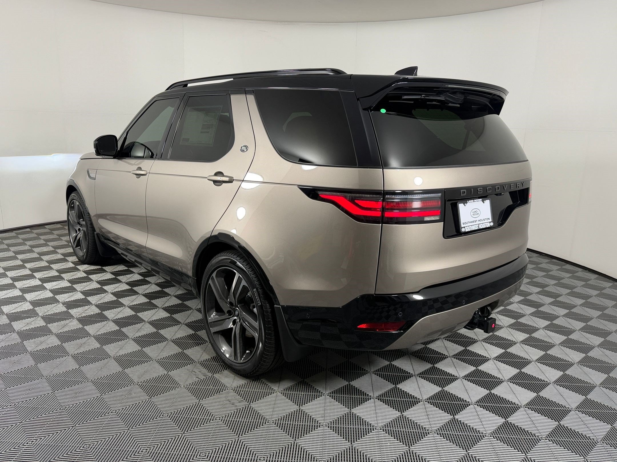 Discovery Dynamic SE SUV
