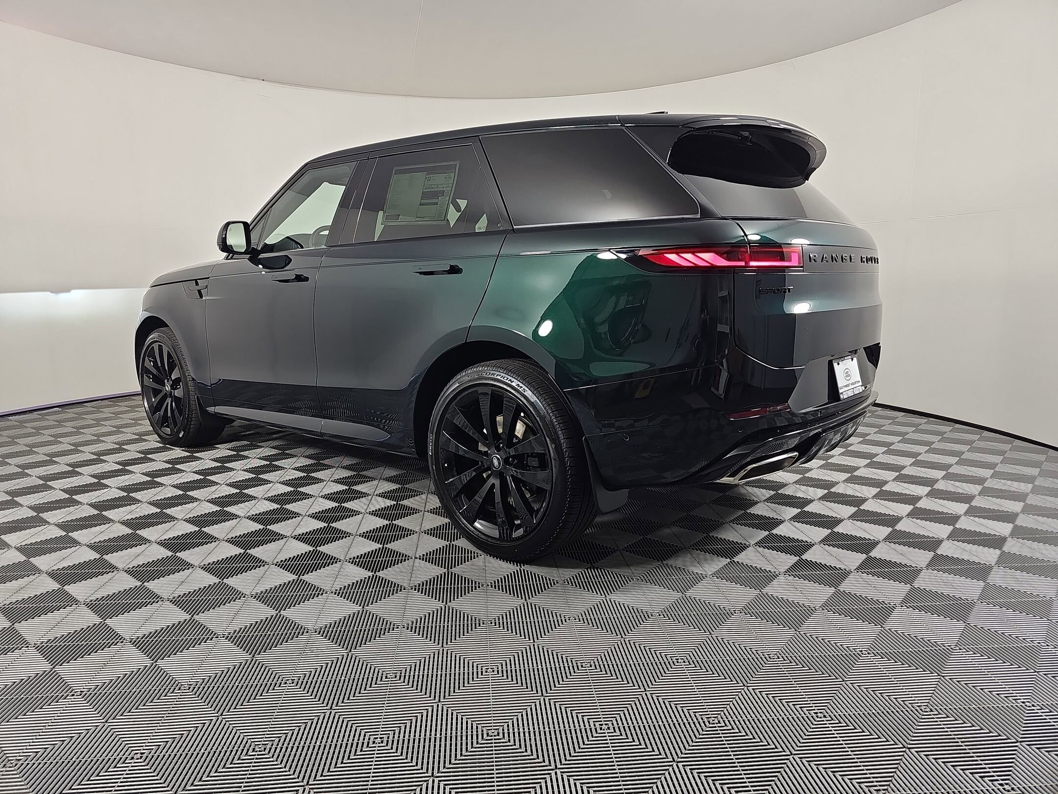 2025 Land Rover Range Rover Sport P400 Dynamic SE photo 2