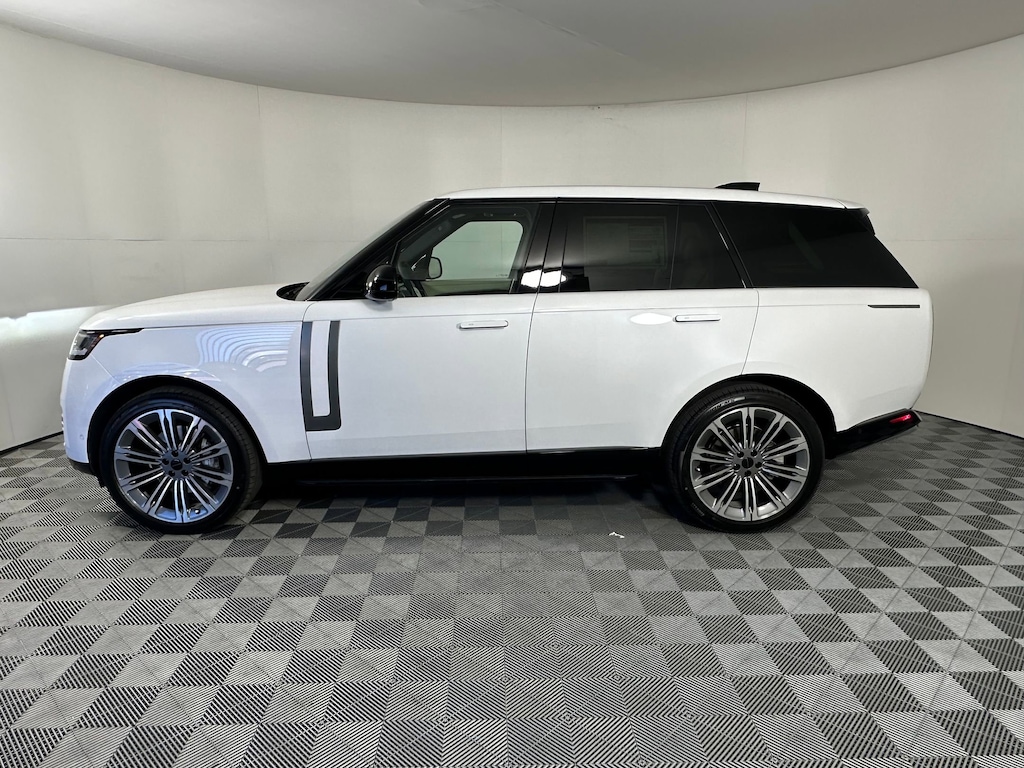 New 2026 Land Rover Range Rover P400 SE SUV