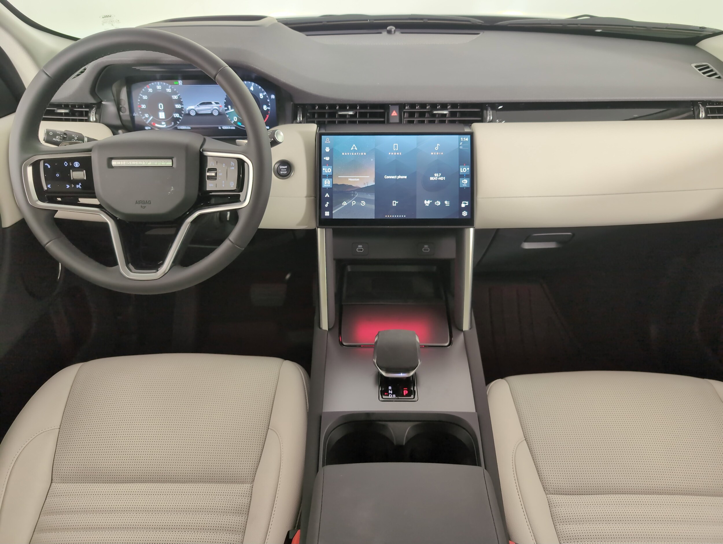 2025 Land Rover Discovery Sport S photo 4