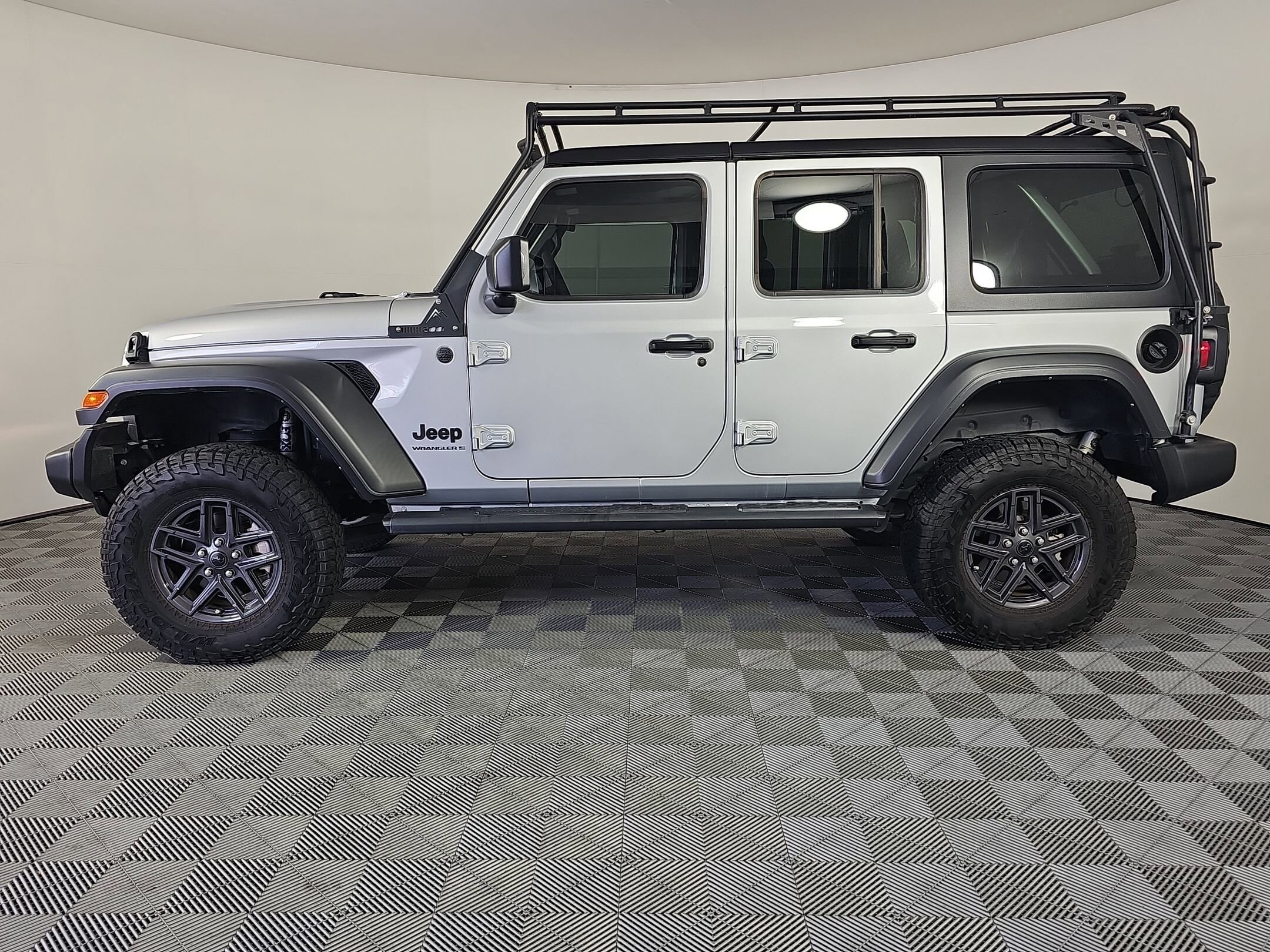 2024 Jeep Wrangler Sport S photo 2