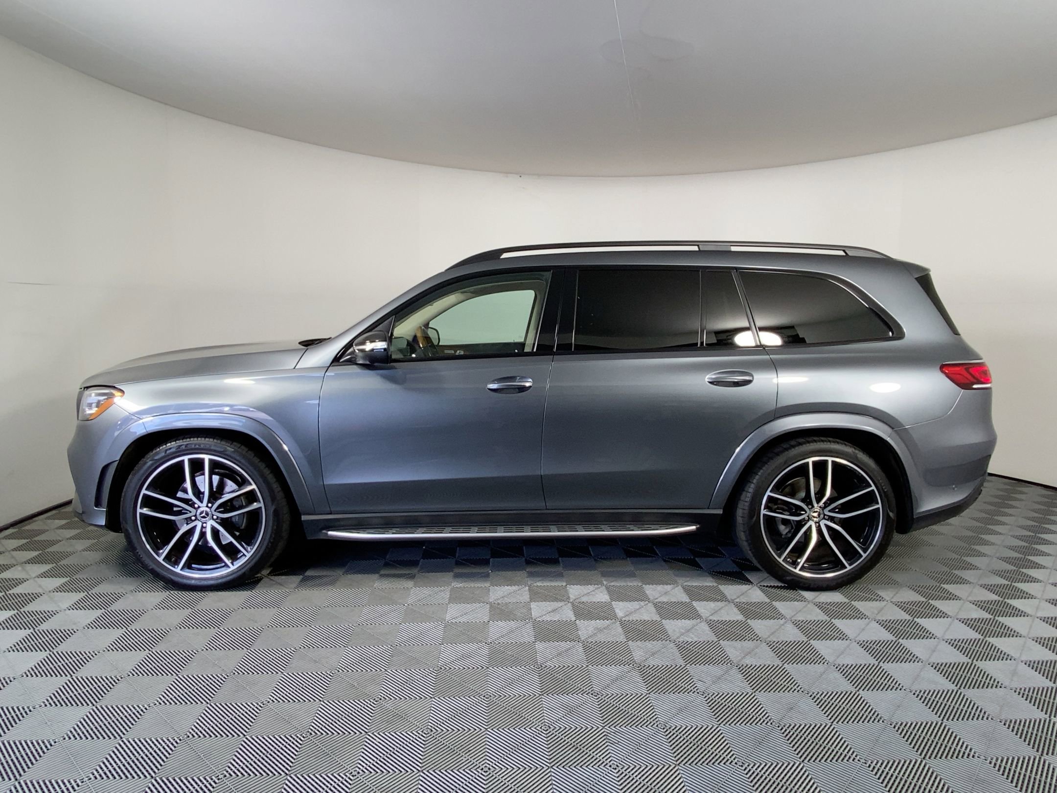 2020 Mercedes Benz GLS 580 photo 2