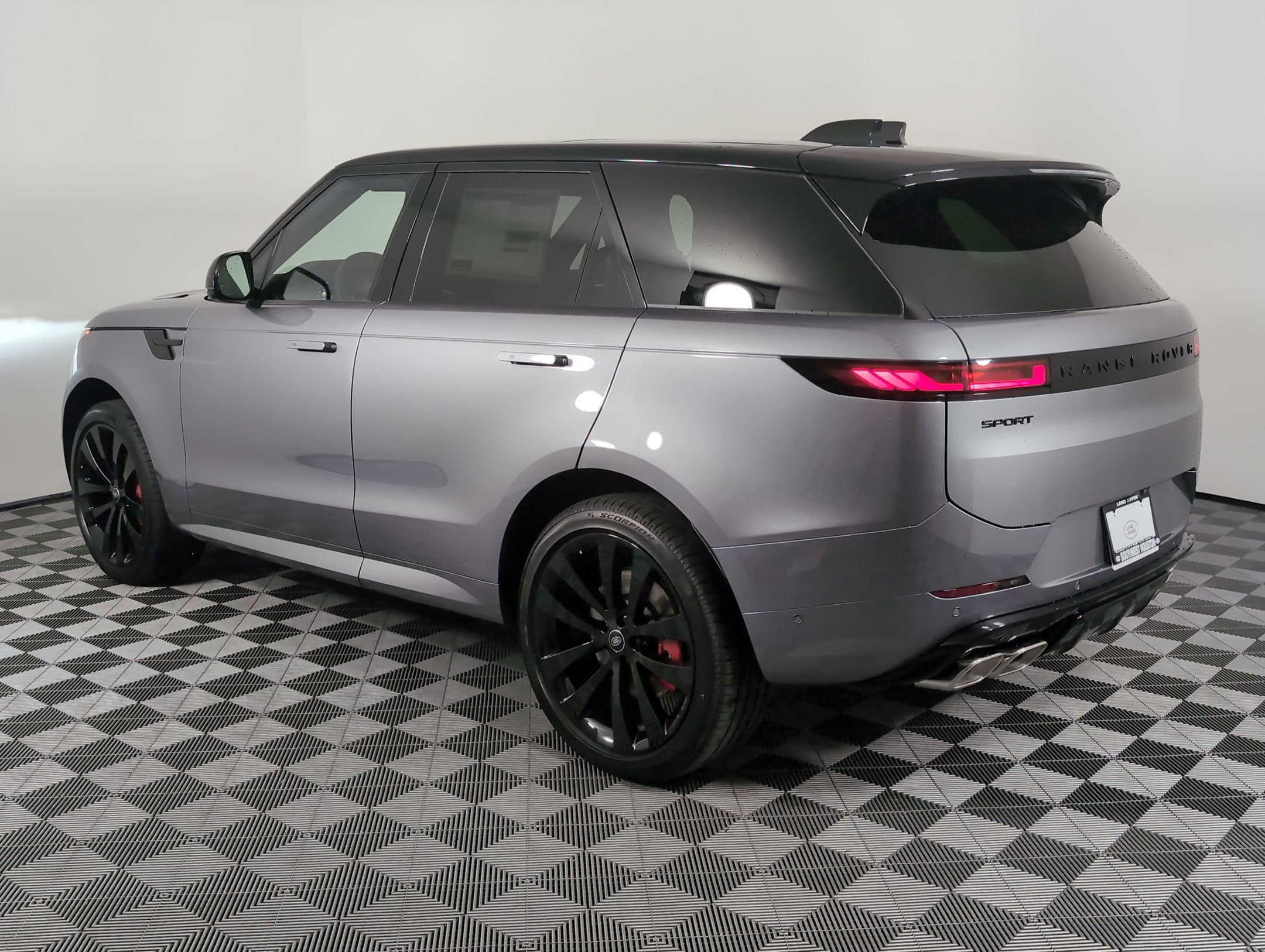 2025 Land Rover Range Rover Sport P530 Dynamic SE photo 3