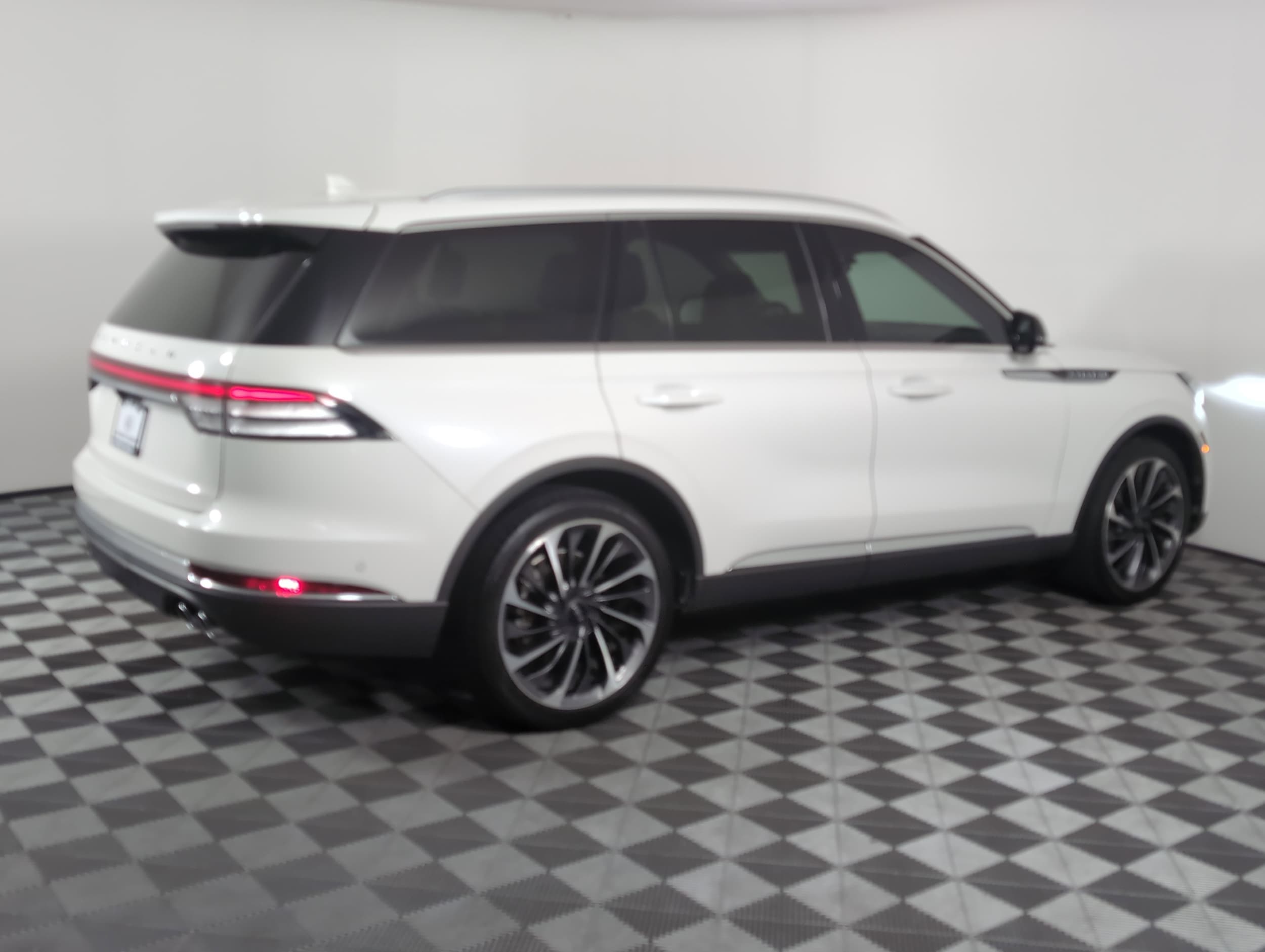 Used 2023 Lincoln Aviator Reserve with VIN 5LM5J7WCXPGL14259 for sale in Houston, TX