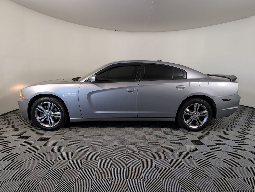Used 2014 Dodge Charger SE Sedan