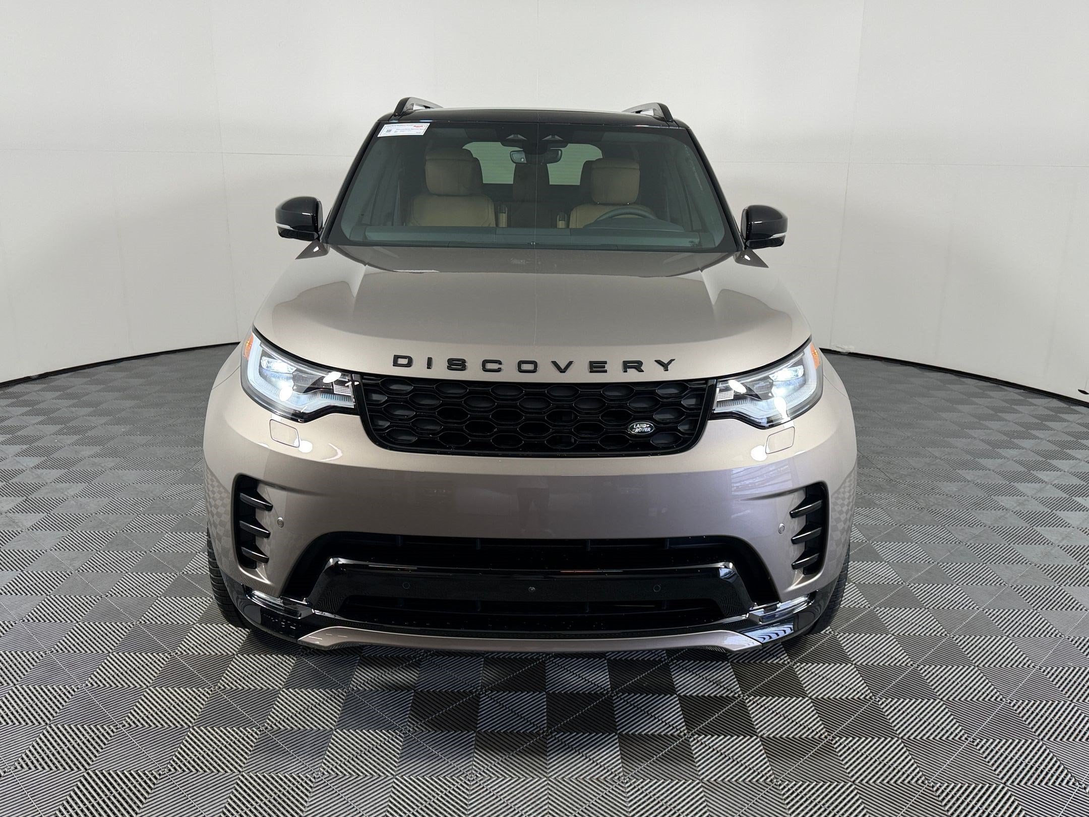 Discovery Dynamic SE SUV