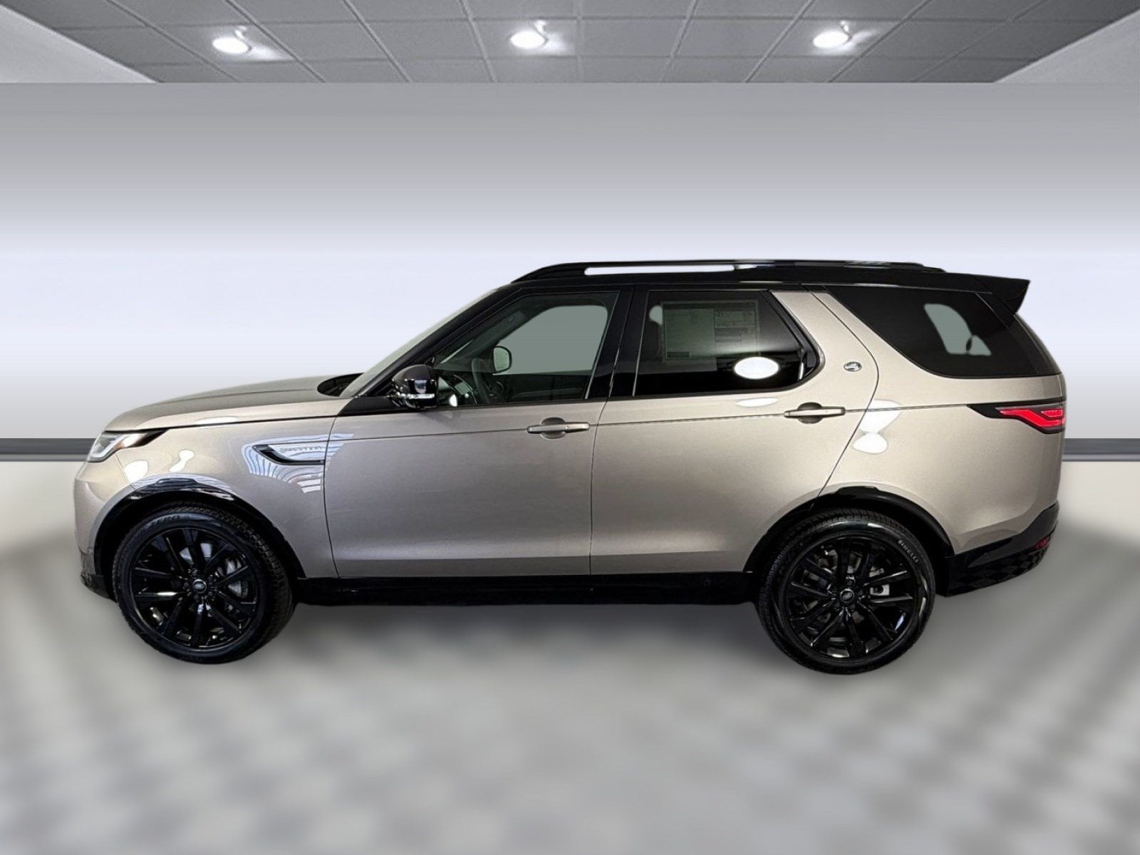 Discovery Dynamic SE SUV
