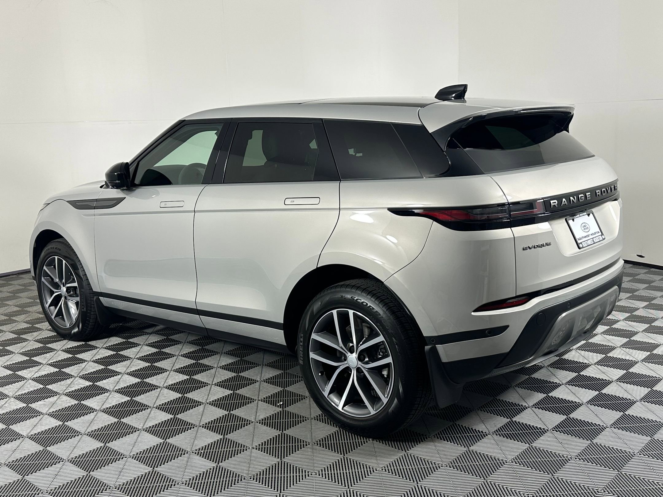 2026 Land Rover Range Rover Evoque S photo 2