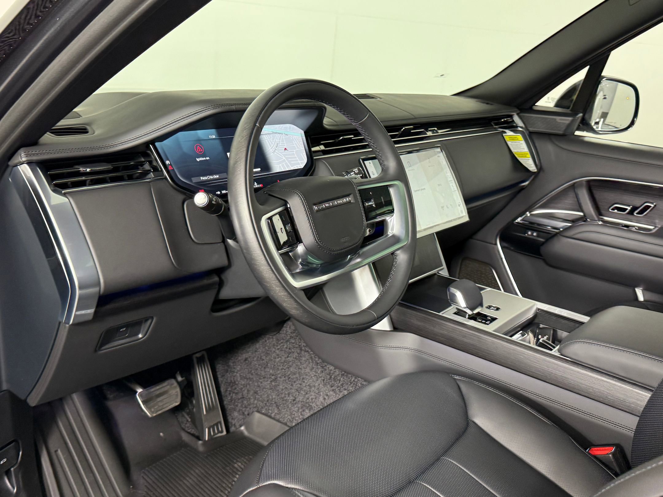2025 Land Rover Range Rover Autobiography photo 3