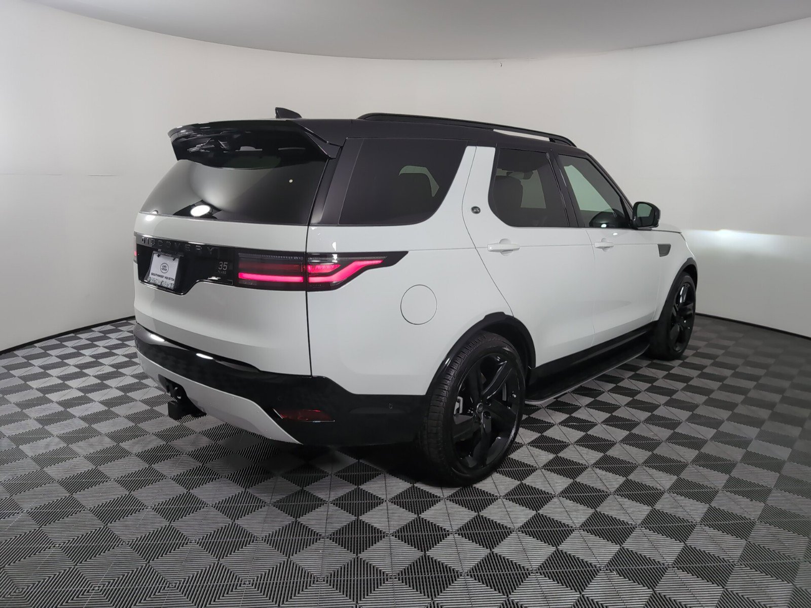 Certified 2025 Land Rover Discovery Dynamic SE with VIN SALRL4EU2S2507368 for sale in Houston, TX