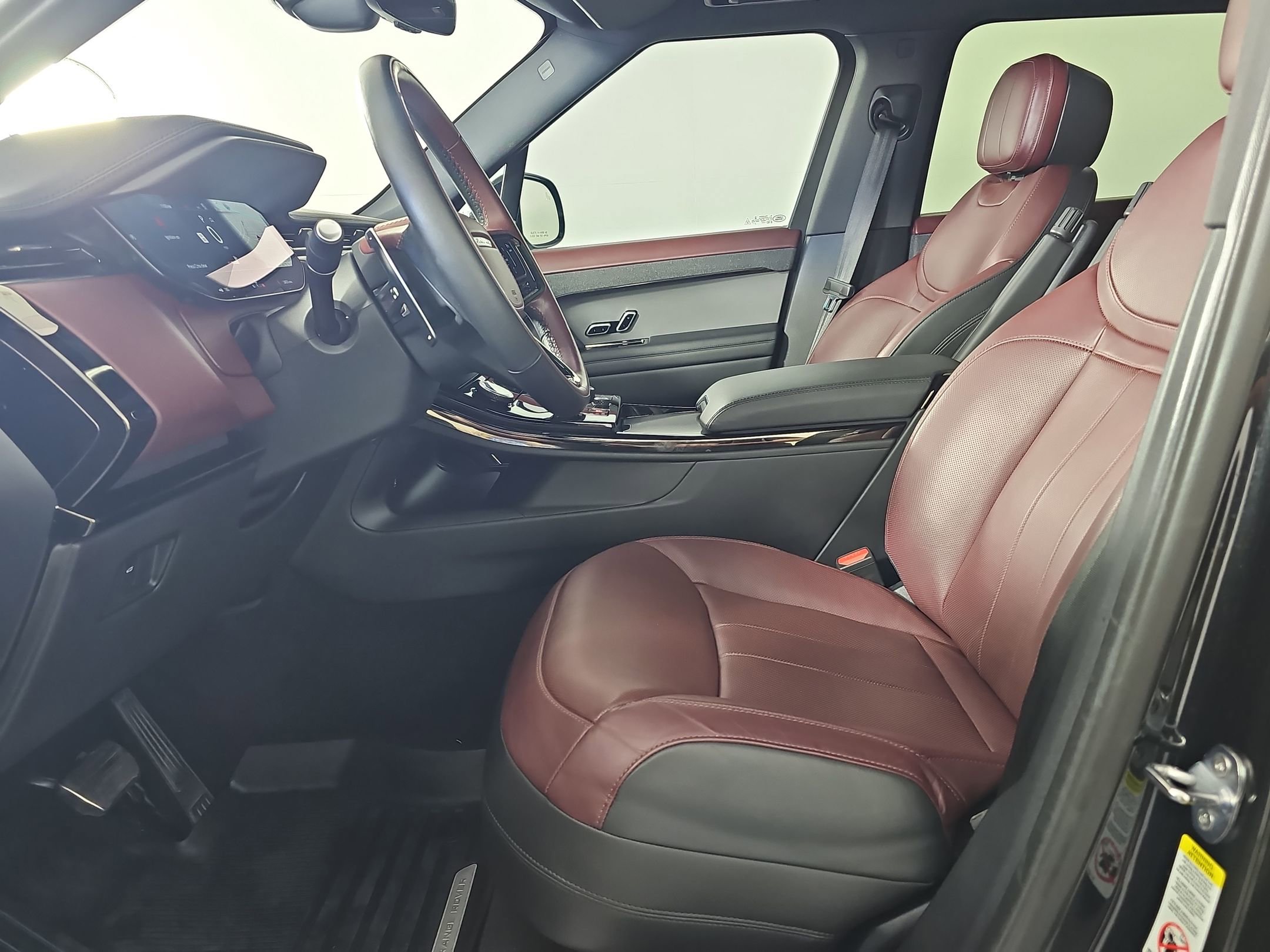 2023 Land Rover Range Rover Sport SE photo 4