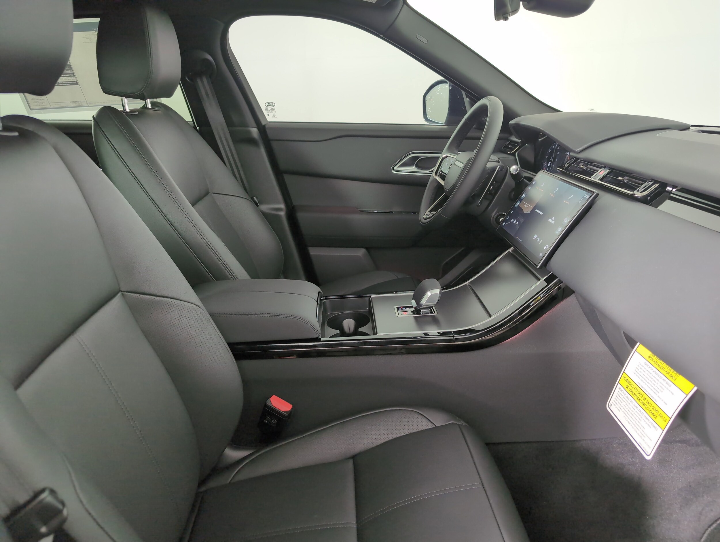 2026 Land Rover Range Rover Velar S photo 3