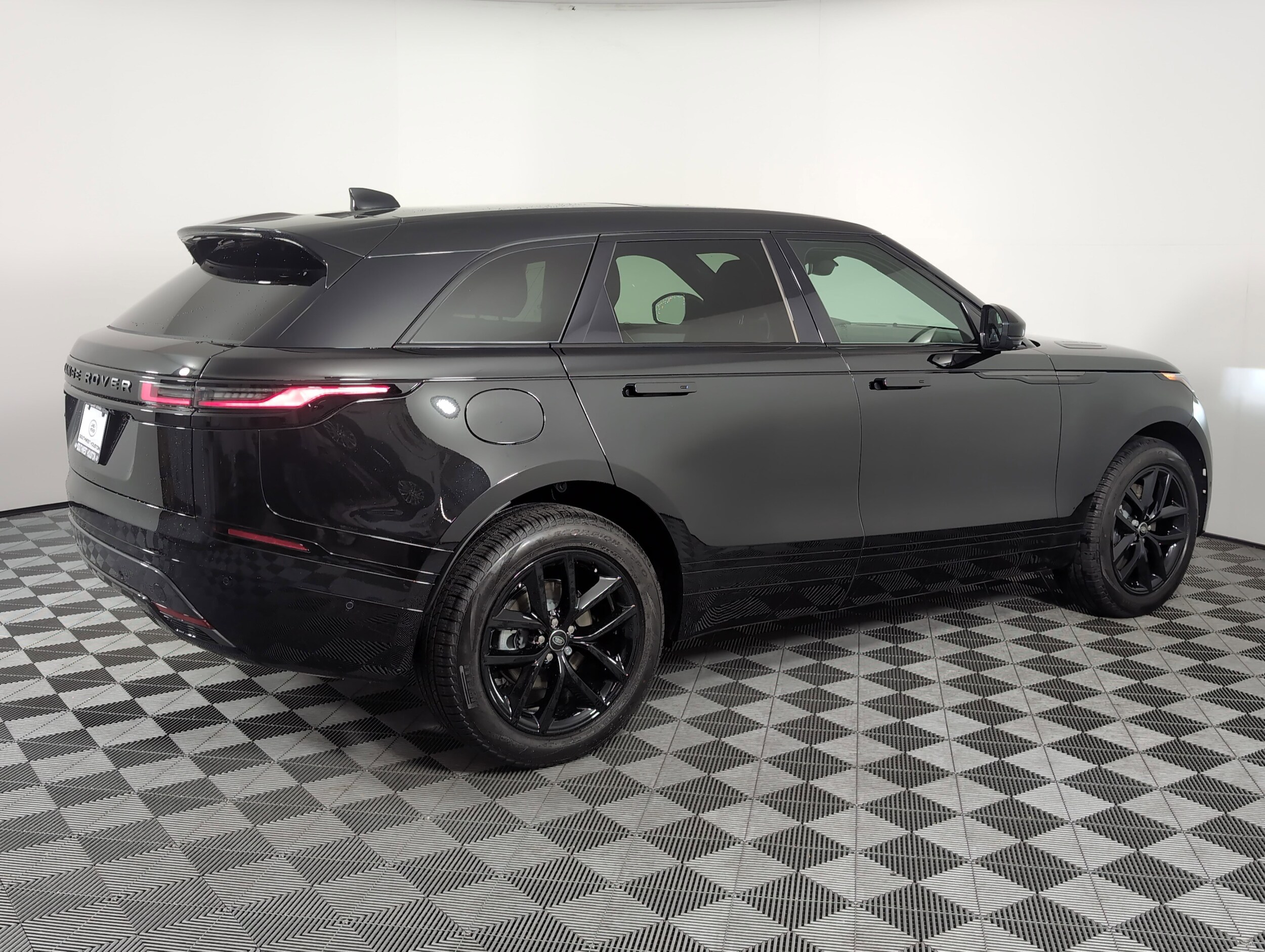 2026 Land Rover Range Rover Velar SE photo 2