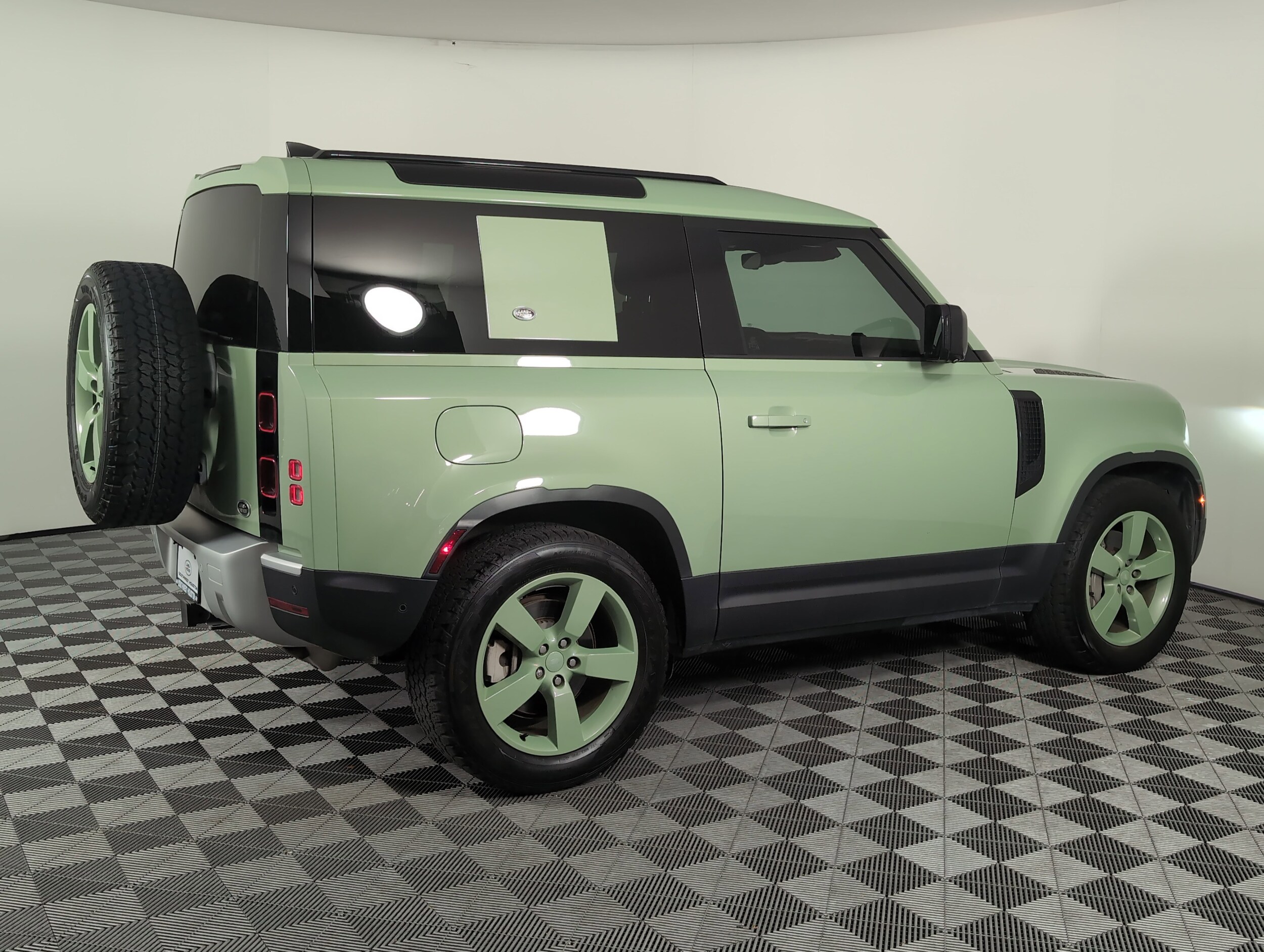 2023 Land Rover Defender photo 2