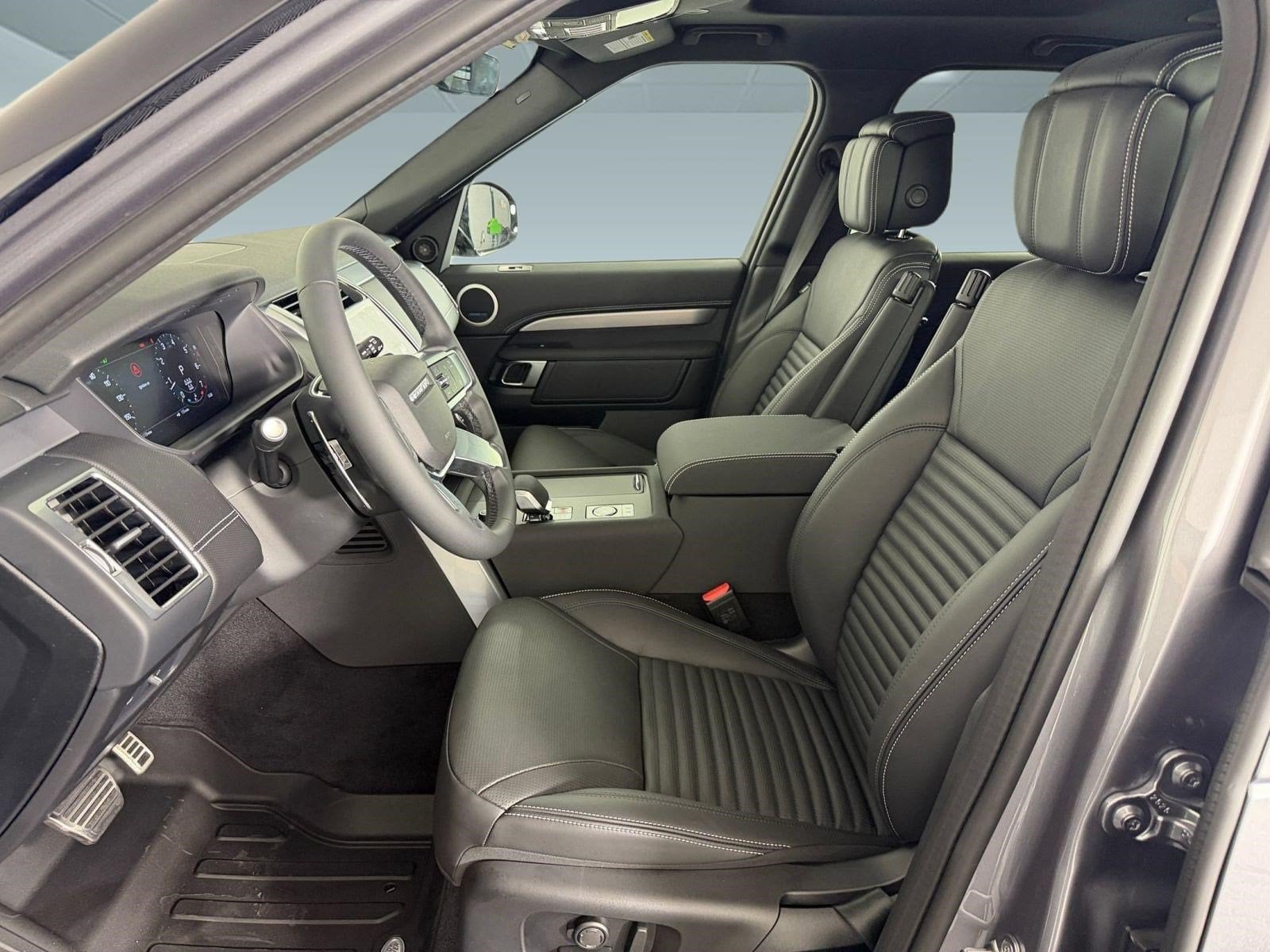Discovery Dynamic SE SUV