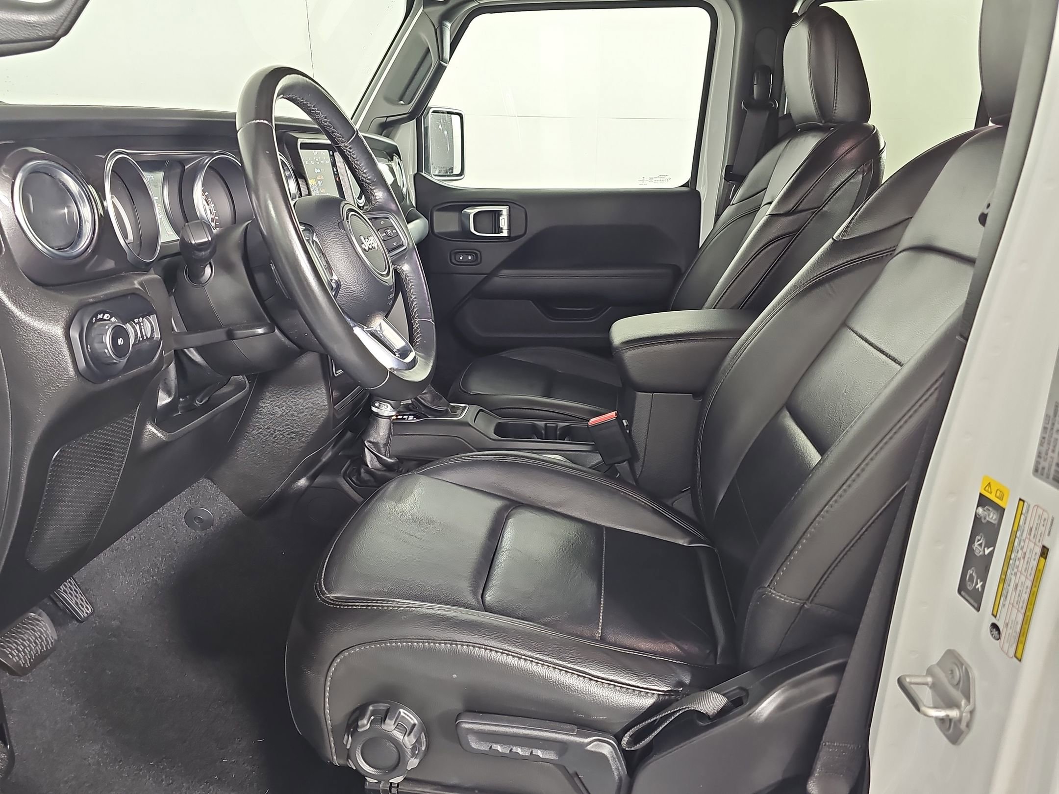 2022 Jeep Wrangler Unlimited Sahara Altitude photo 4