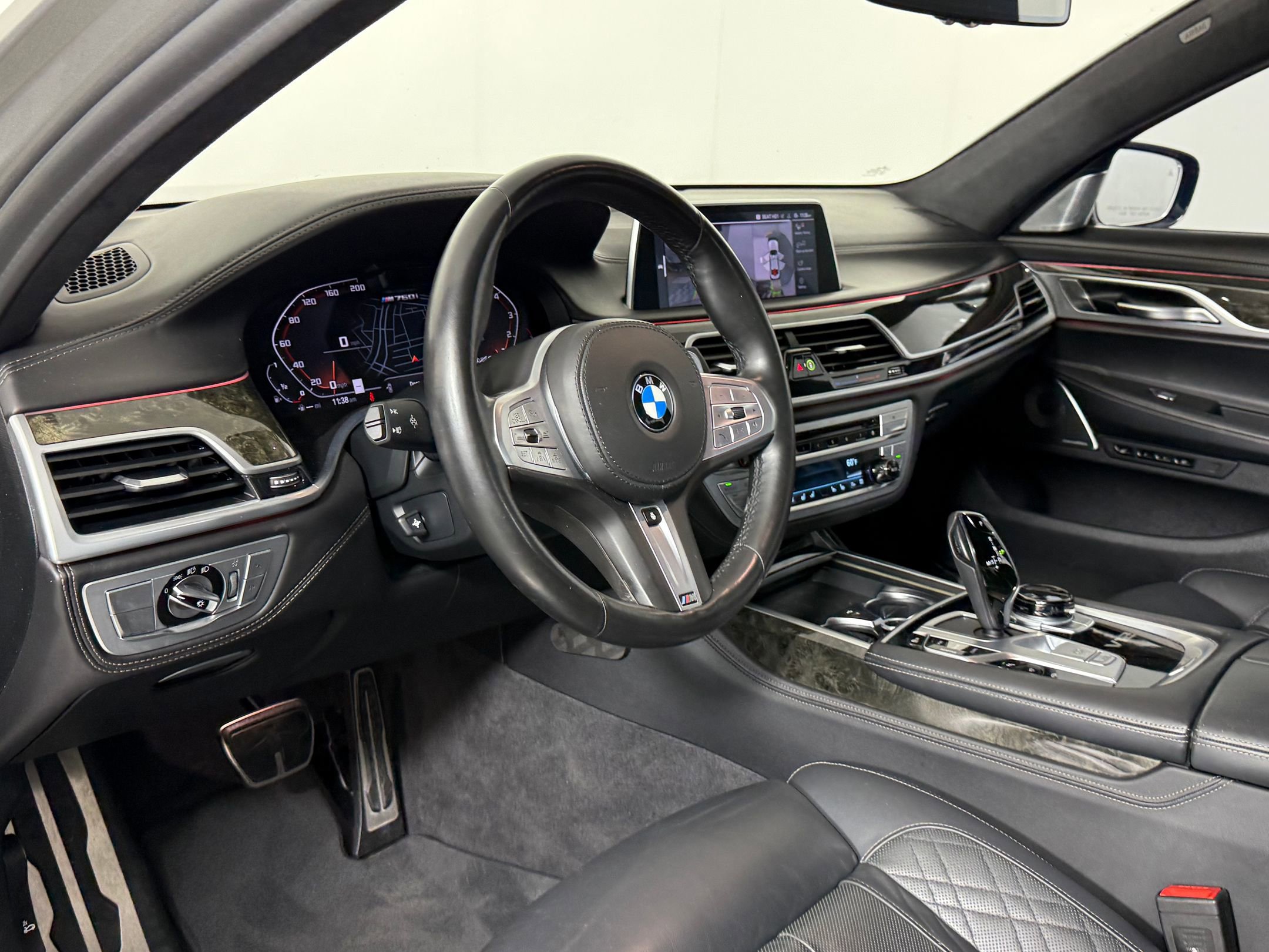 2020 Bmw M760i photo 2