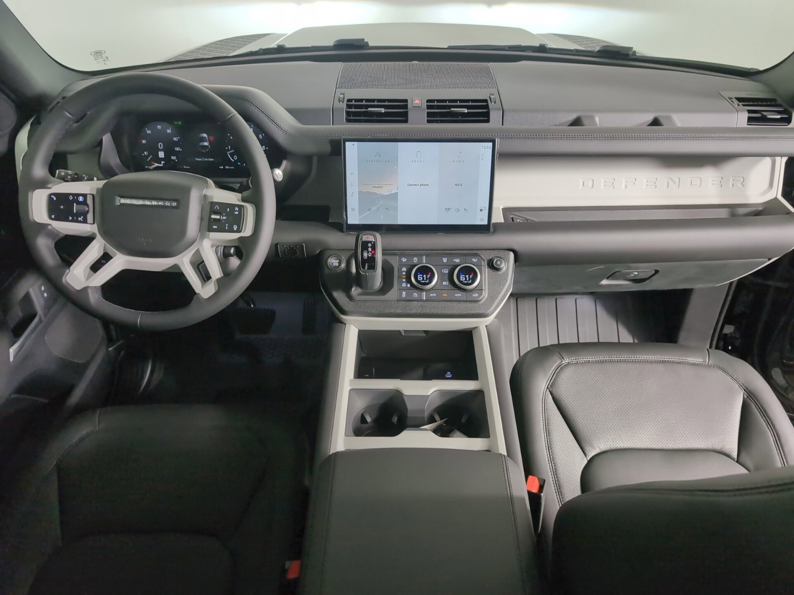 2025 Land Rover Defender 90 S photo 4