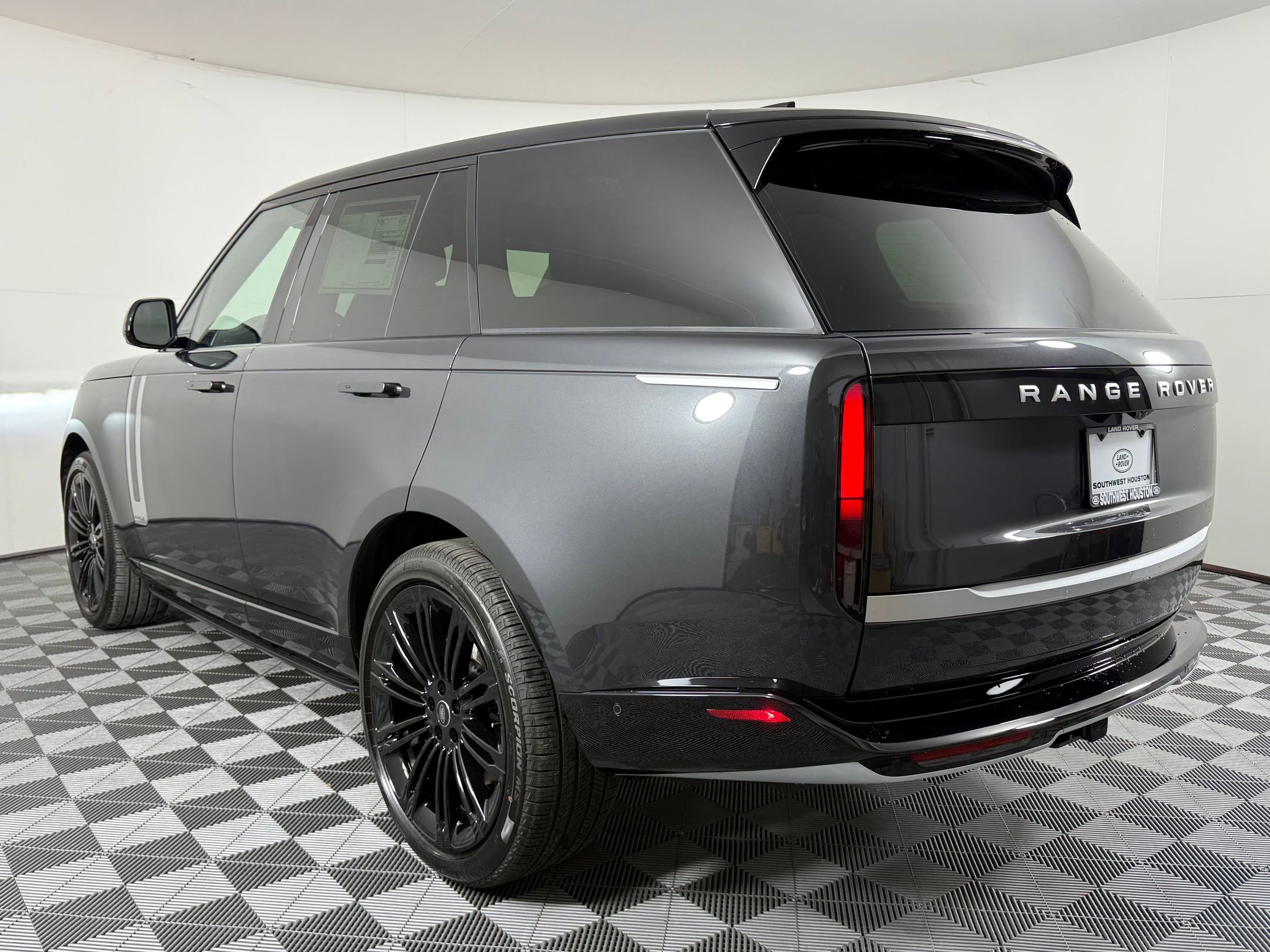 2025 Land Rover Range Rover Autobiography photo 2