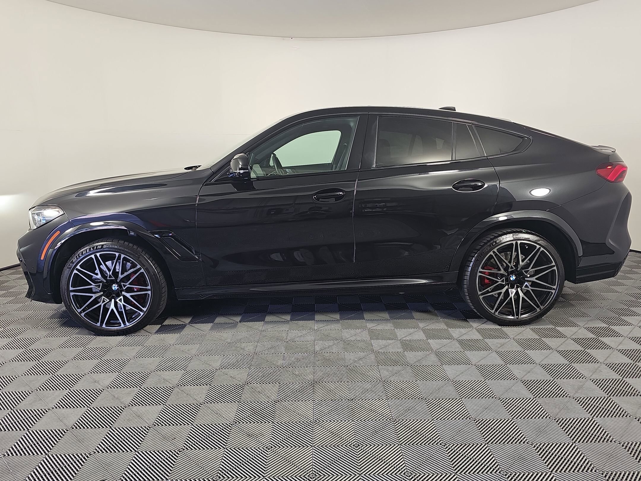 2023 Bmw X6 M photo 2