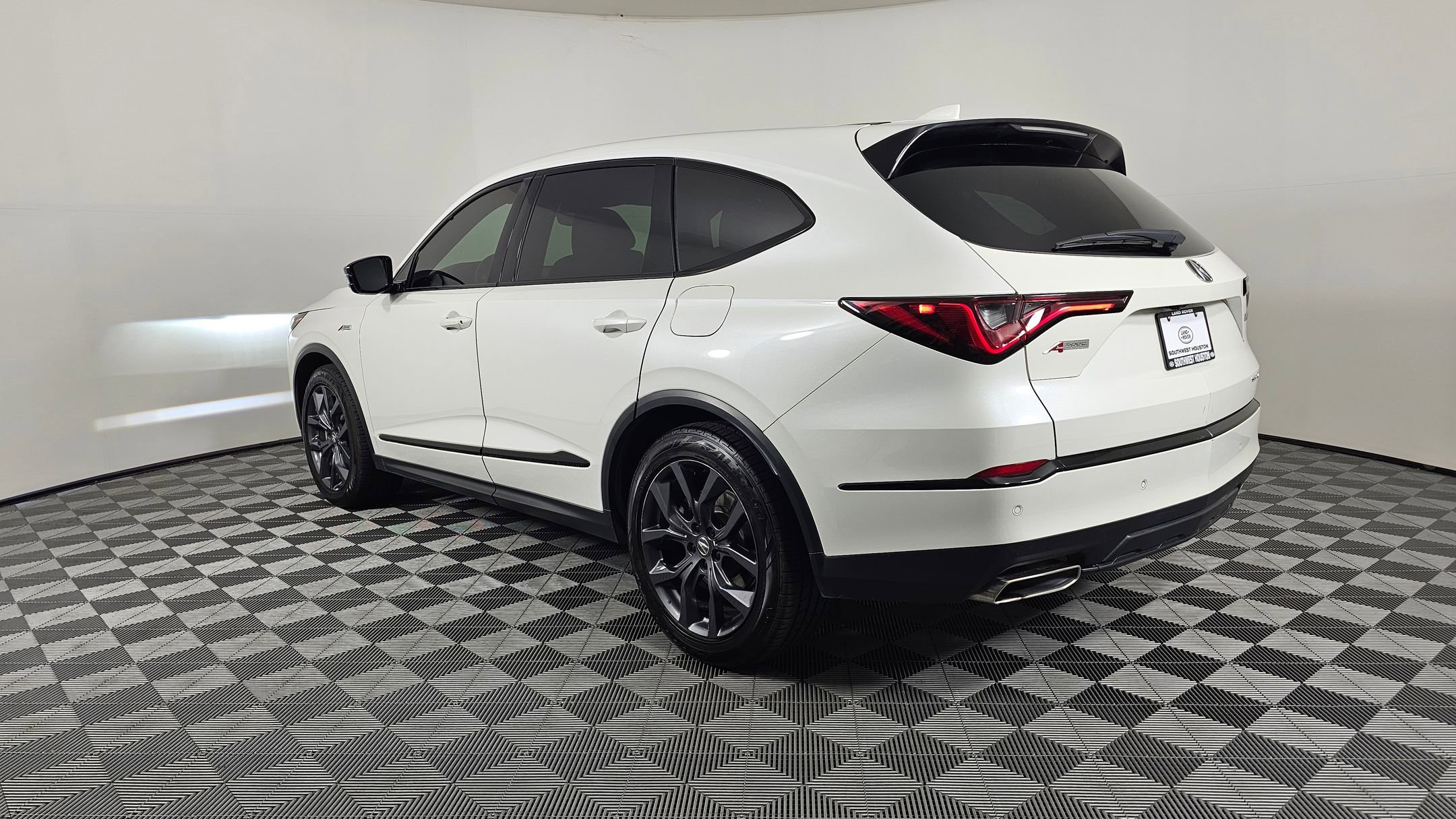 2022 Acura MDX A-Spec photo 2