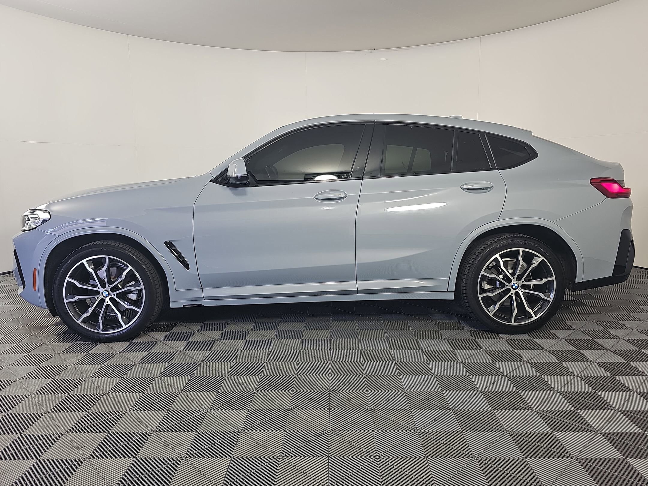 2022 Bmw X4 xDrive30i photo 2