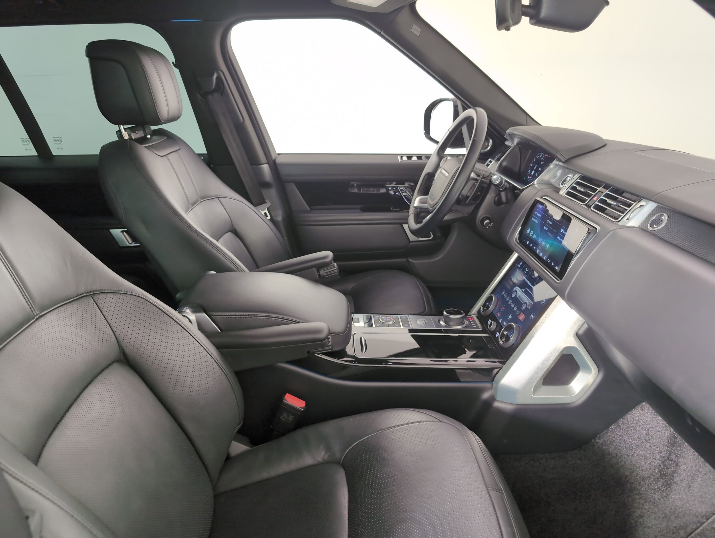 2022 Land Rover Range Rover P525 HSE HSE Westminster Edition photo 3