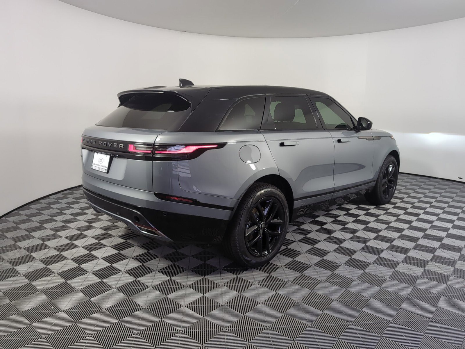 2025 Land Rover Range Rover Velar SE photo 2
