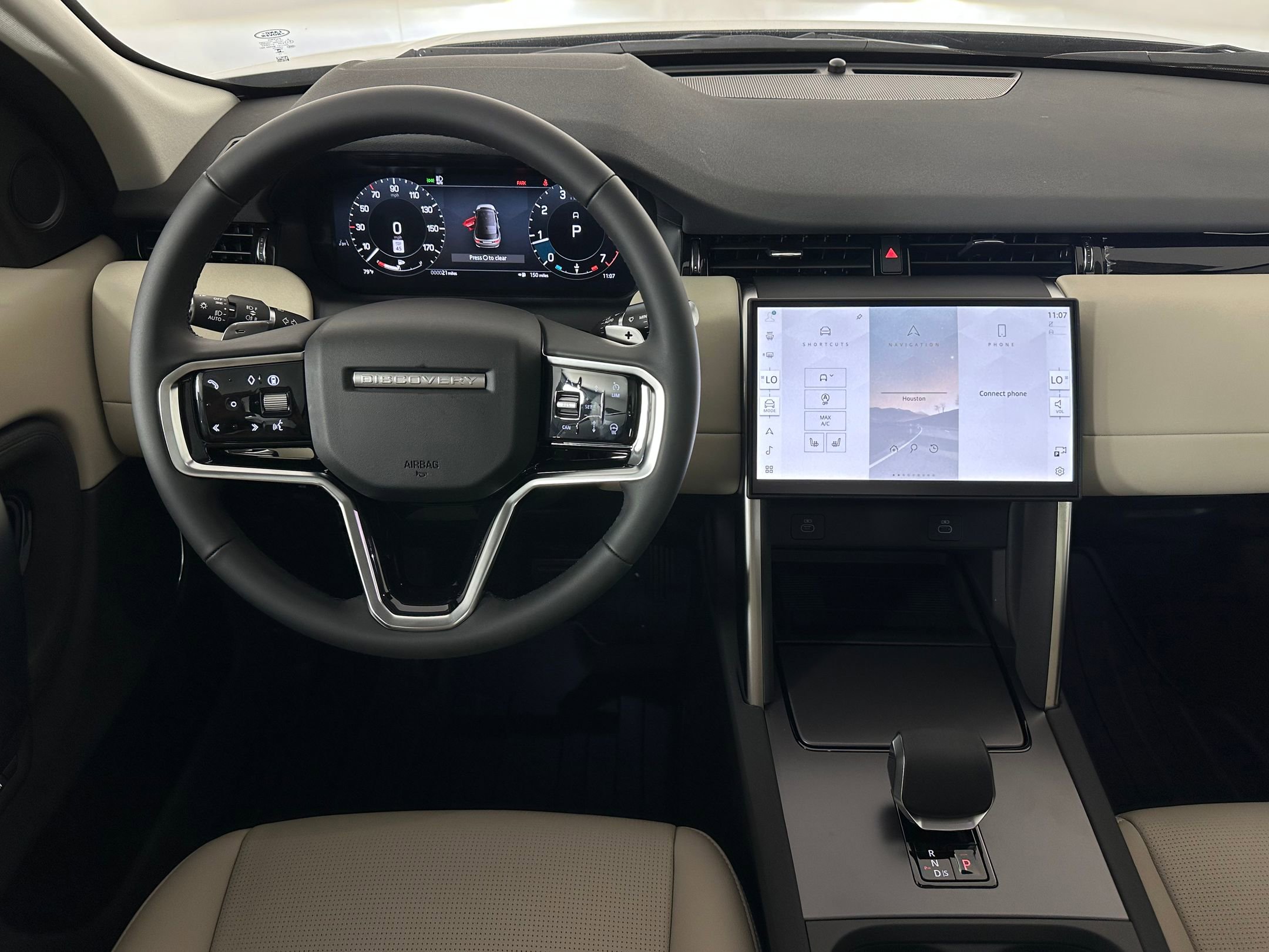 2025 Land Rover Discovery Sport S photo 4