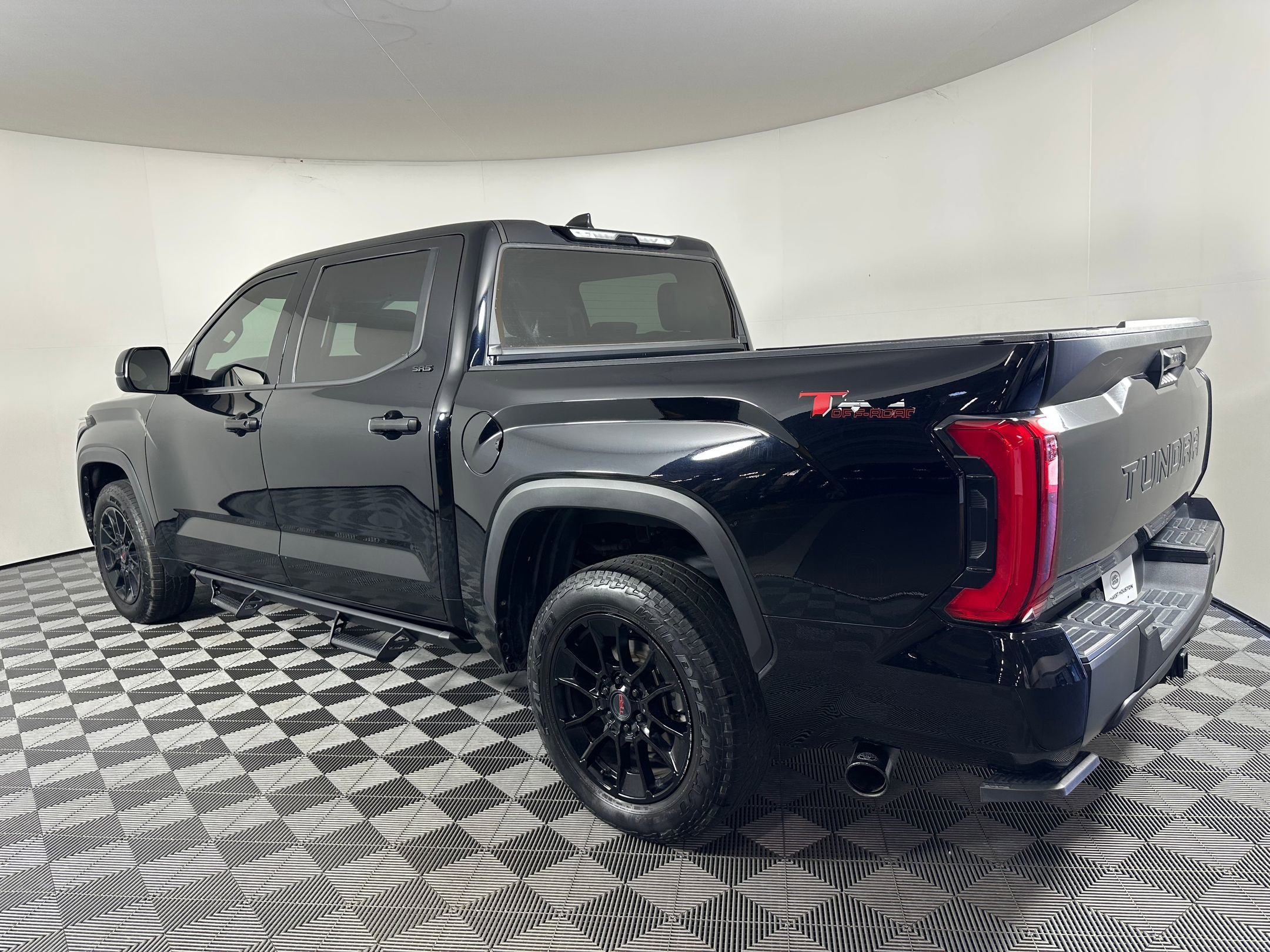 2023 Toyota Tundra SR5 photo 2