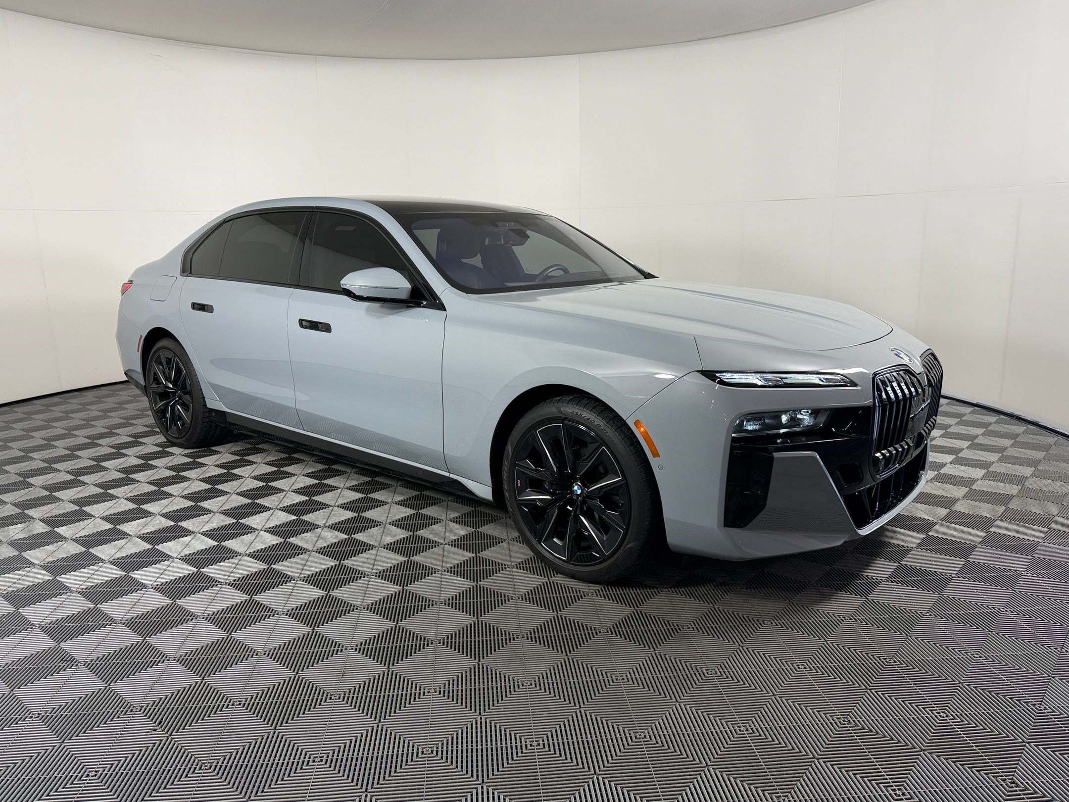 7 Series 760i XDrive Sedan